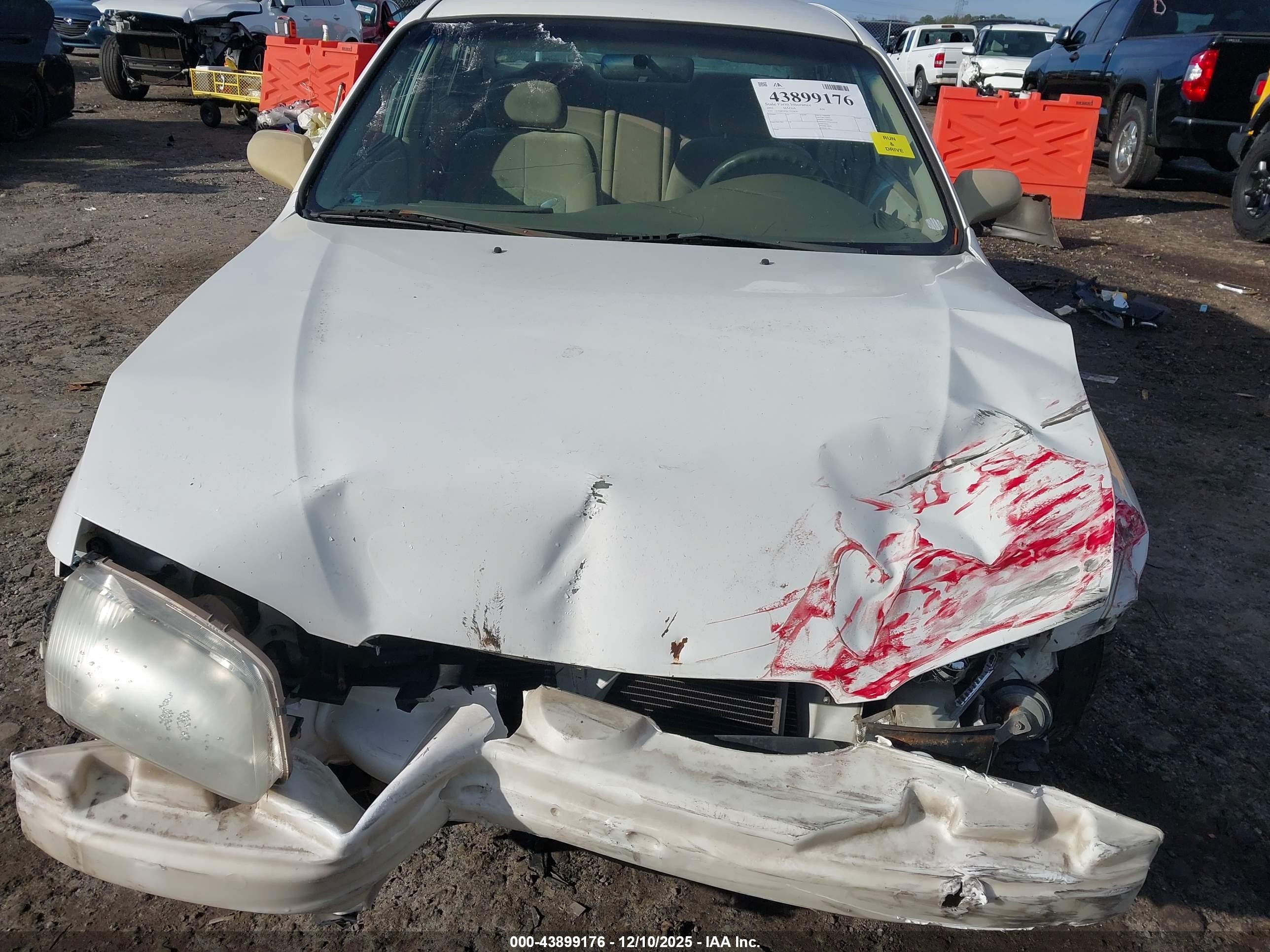 2001 Mazda 626 Es/lx White vin: 1YVGF22C015213836