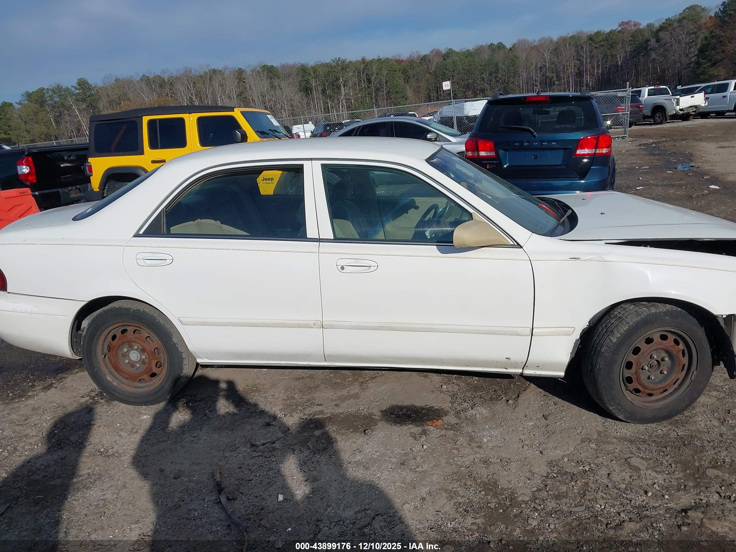 2001 Mazda 626 Es/lx White vin: 1YVGF22C015213836