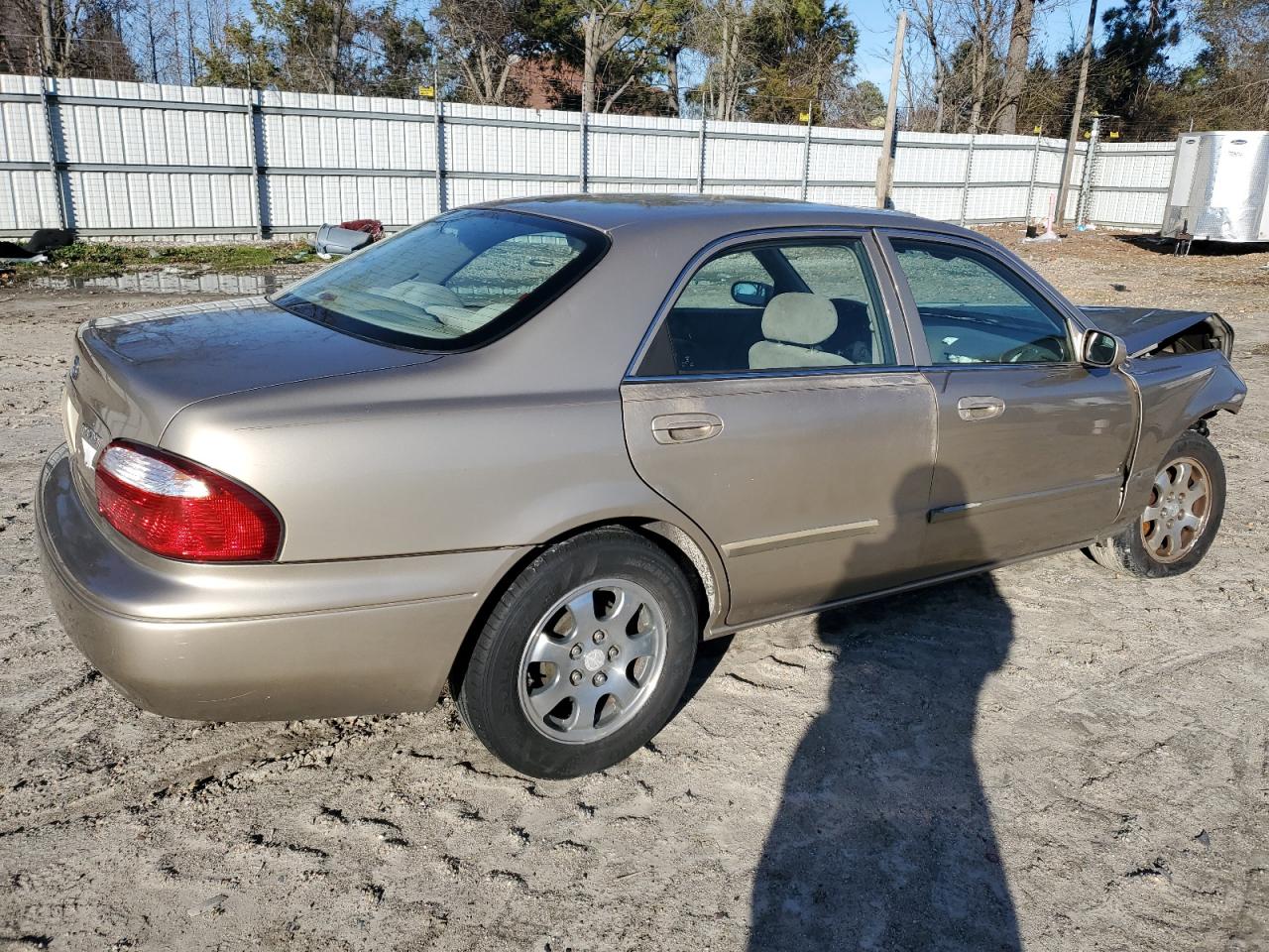 2001 Mazda 626 Es   Gold vin: 1YVGF22C015227879