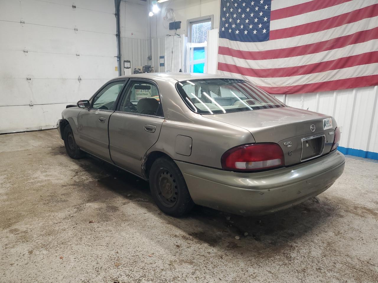 1998 Mazda 626 Dx Gold vin: 1YVGF22C0W5769197