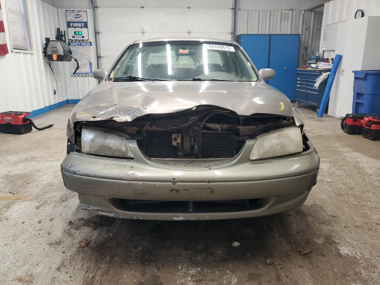 1998 Mazda 626 Dx Gold vin: 1YVGF22C0W5769197