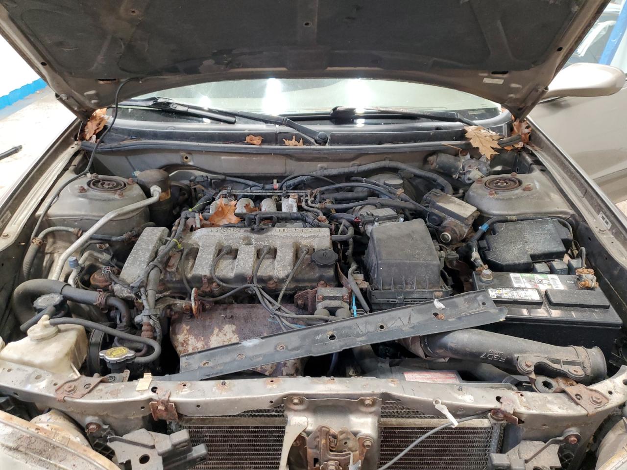 1998 Mazda 626 Dx Gold vin: 1YVGF22C0W5769197