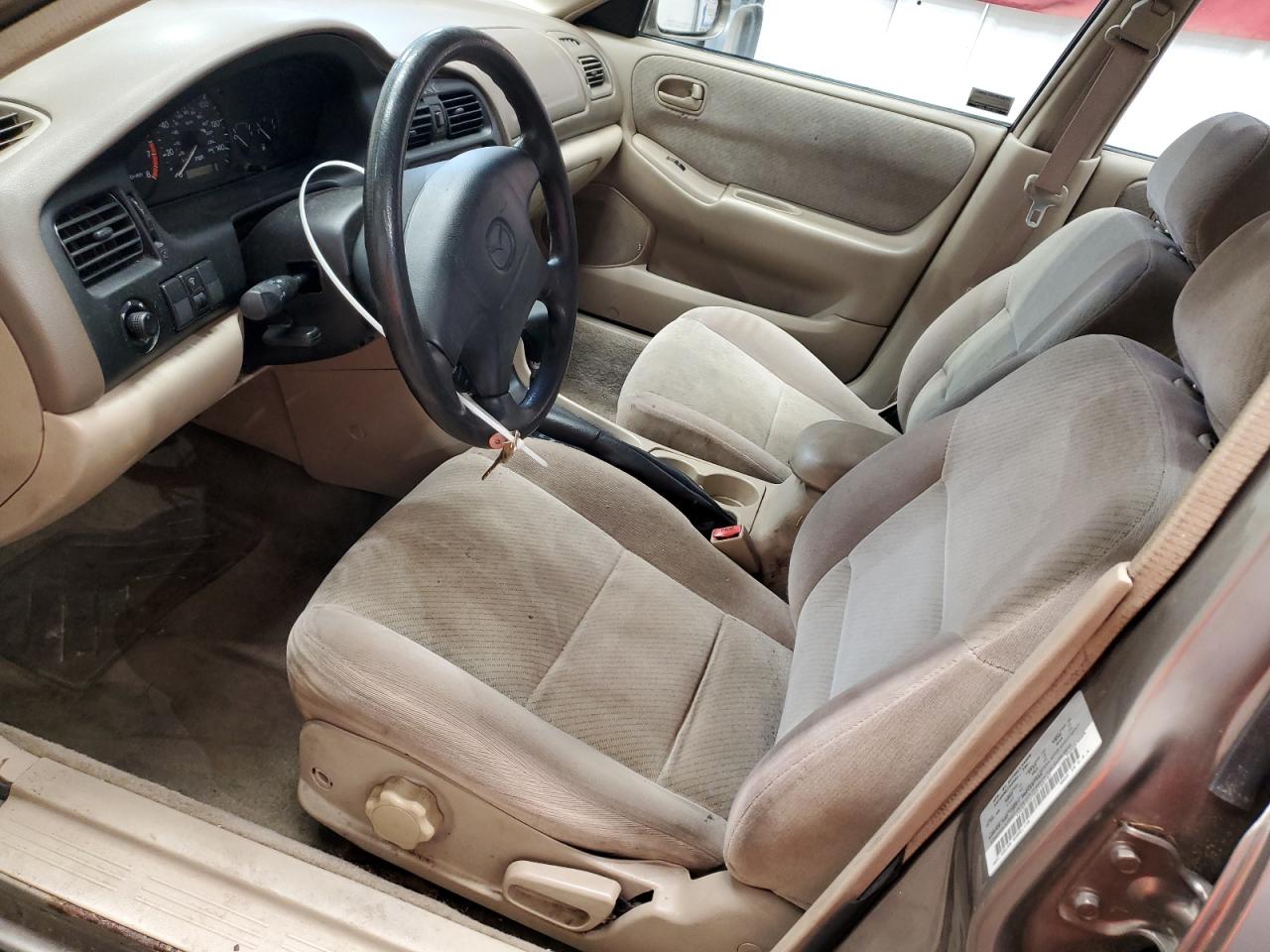 1998 Mazda 626 Dx Gold vin: 1YVGF22C0W5769197