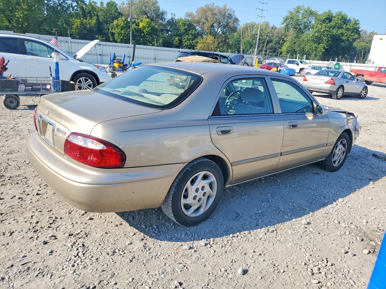 2001 Mazda 626 Es Tan vin: 1YVGF22C115221962