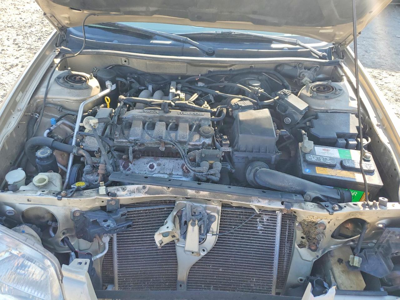 2001 Mazda 626 Es Tan vin: 1YVGF22C115221962