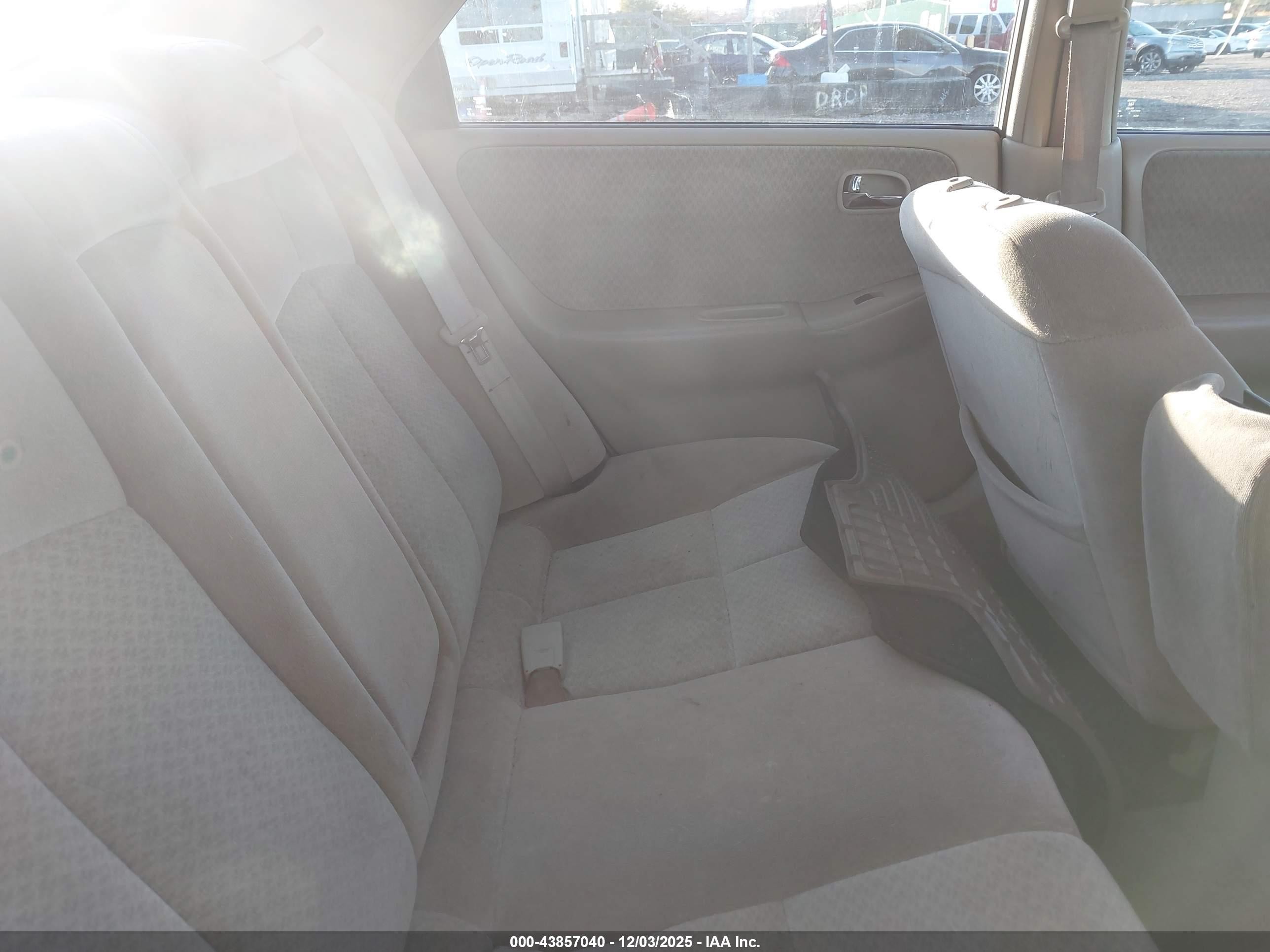 2002 Mazda 626 Lx Tan vin: 1YVGF22C125307001