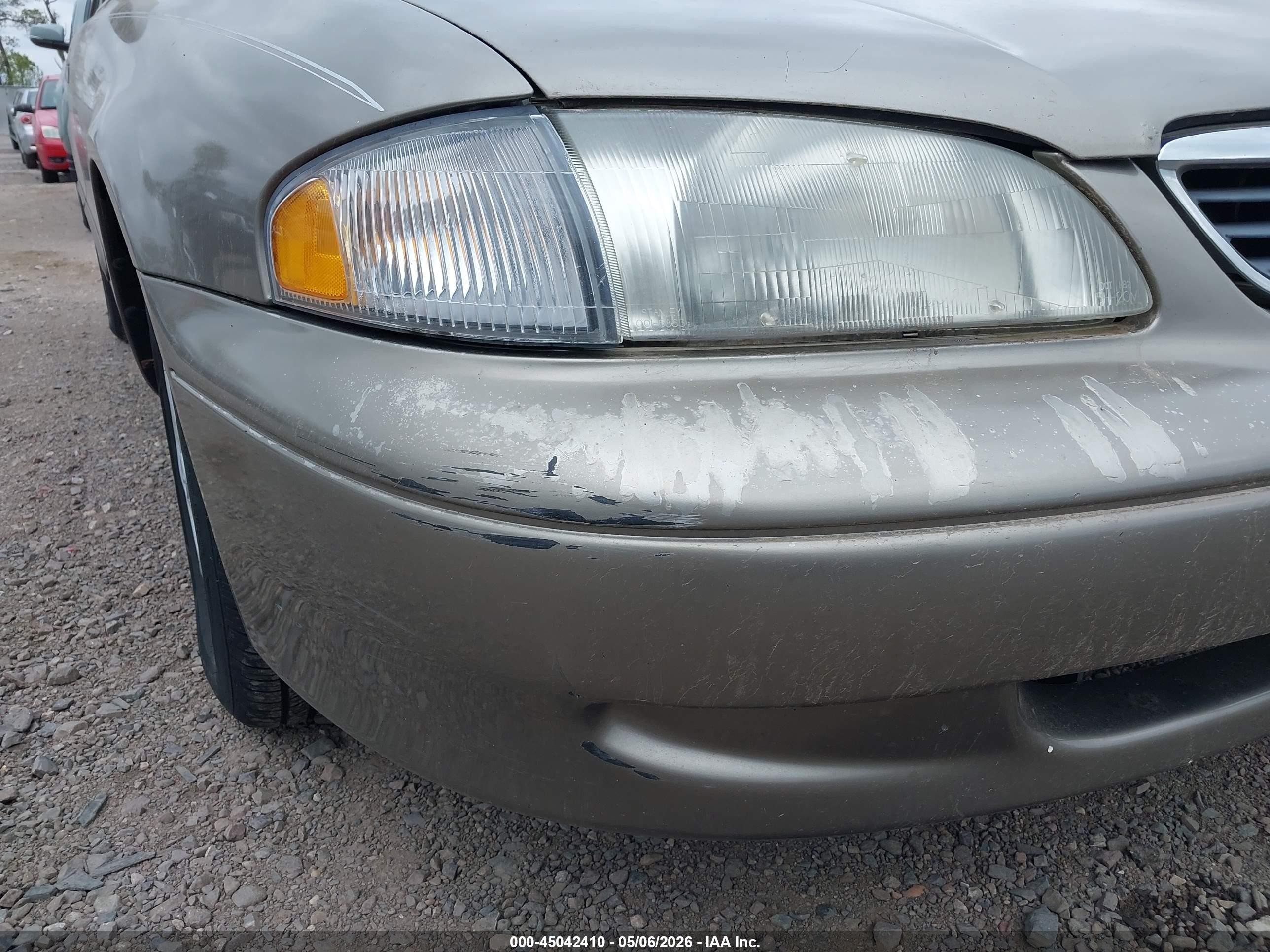 1998 Mazda 626 Dx/lx Champagne vin: 1YVGF22C1W5727458
