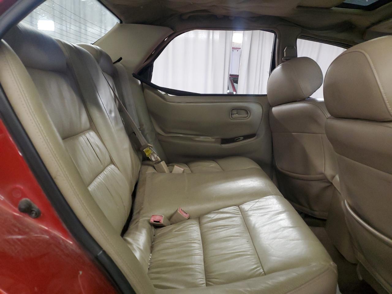 1998 Mazda 626 Dx Red vin: 1YVGF22C1W5752585