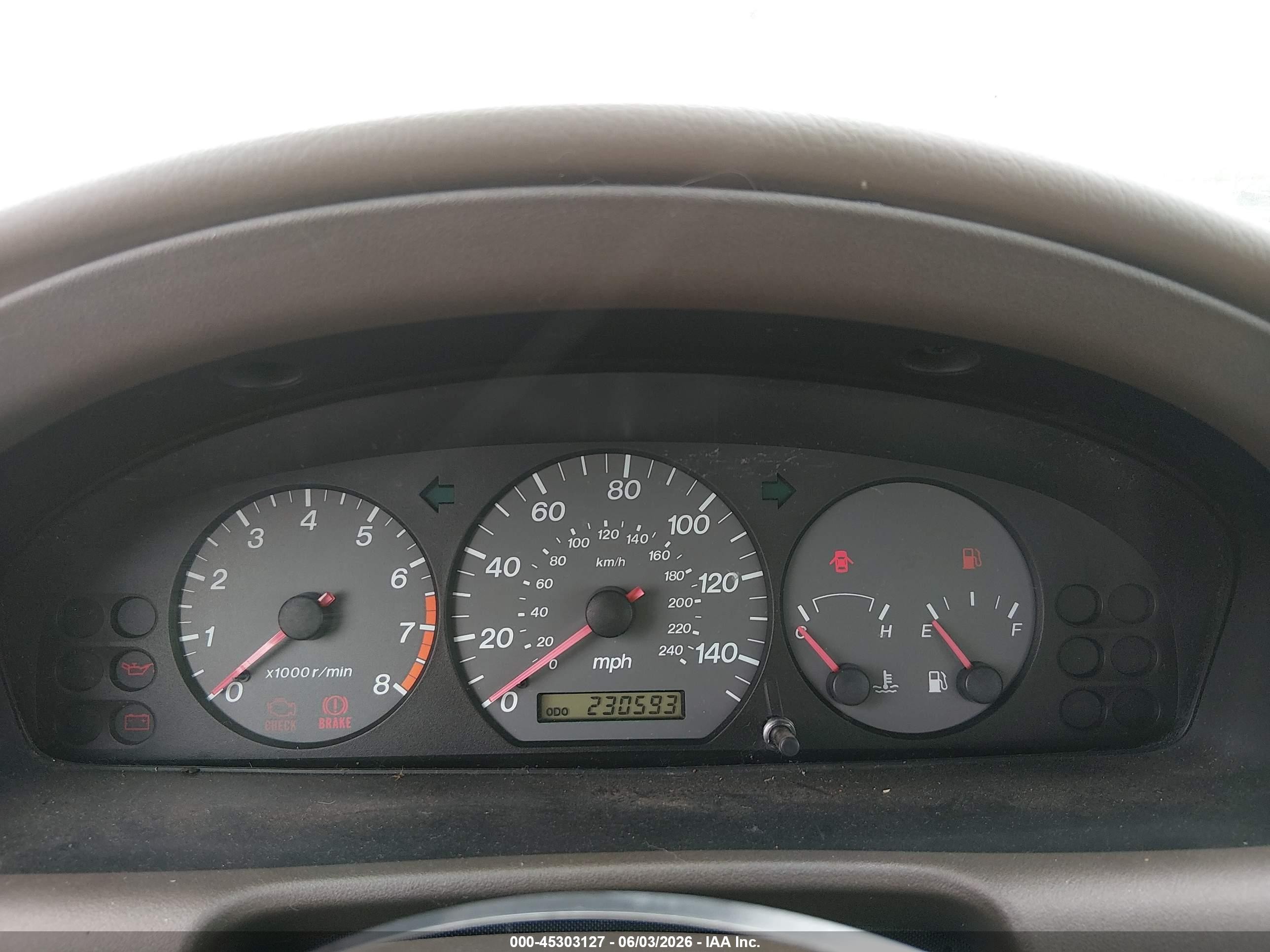 2002 Mazda 626 Lx Gold vin: 1YVGF22C225292489