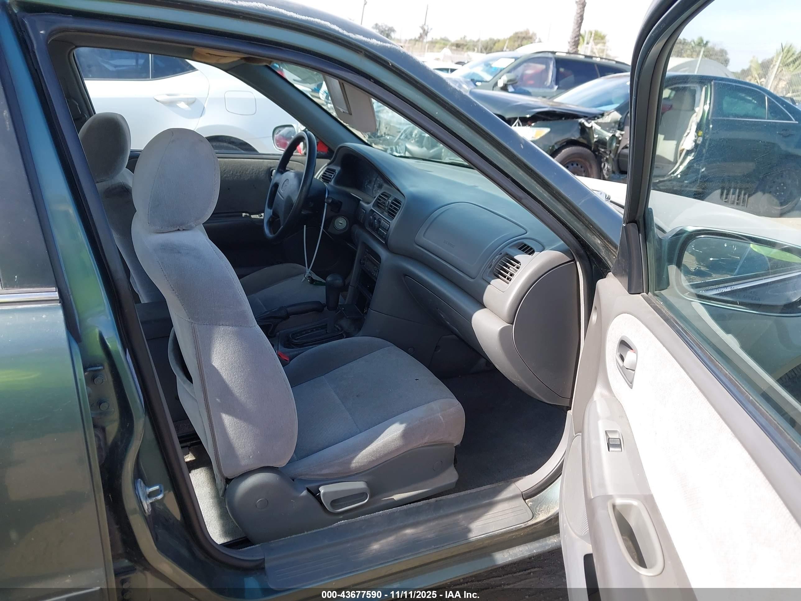 1998 Mazda 626 Dx/lx Green vin: 1YVGF22C2W5691764