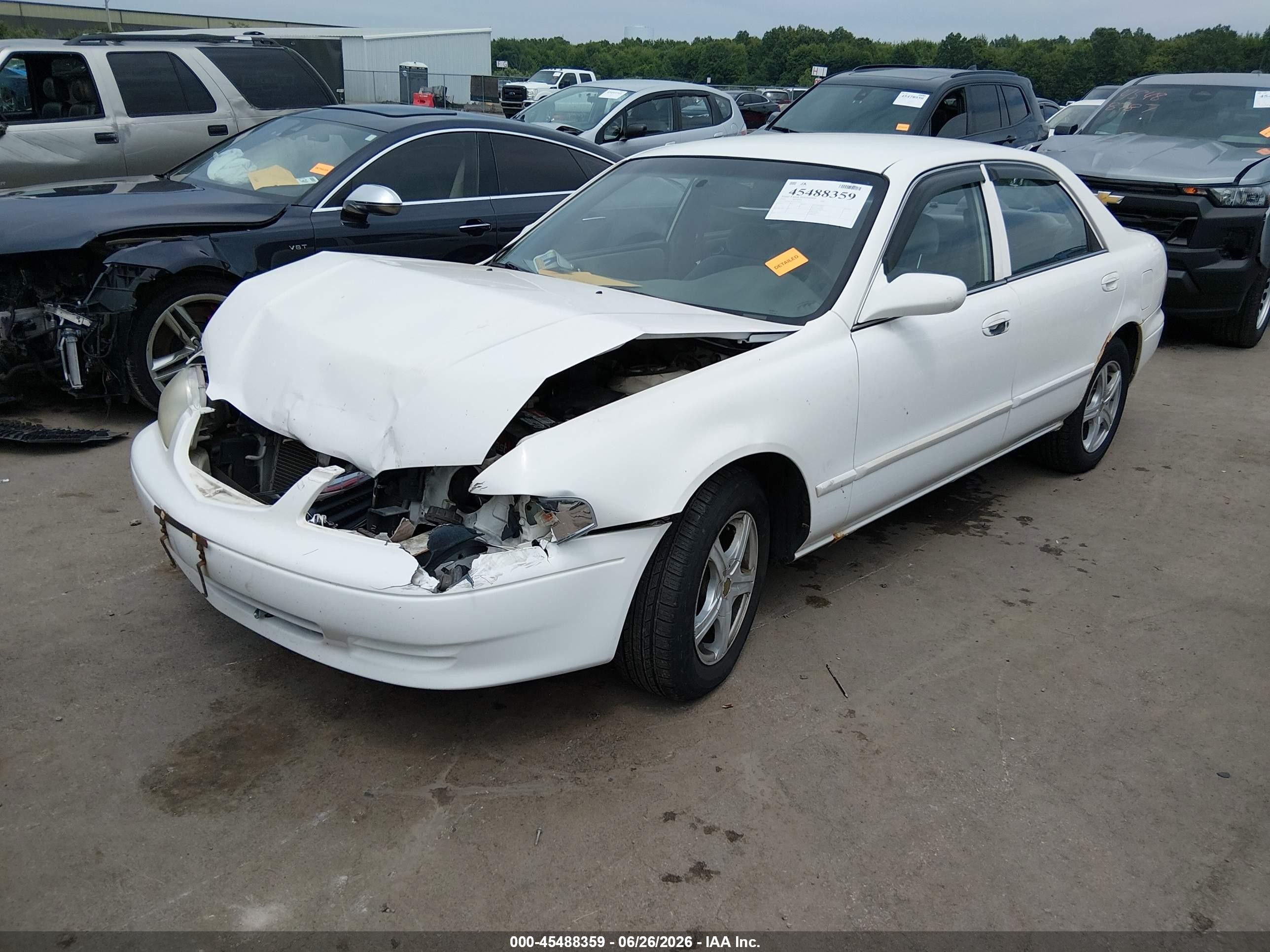 2000 Mazda 626 Es/lx White vin: 1YVGF22C2Y5131861