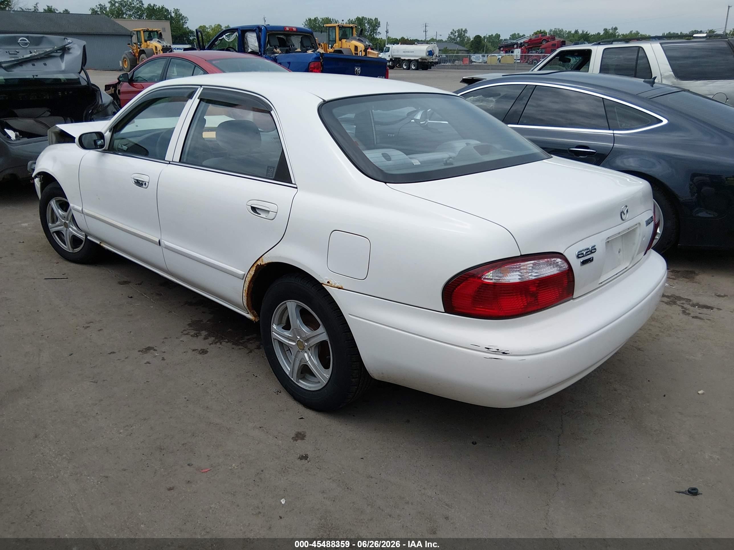 2000 Mazda 626 Es/lx White vin: 1YVGF22C2Y5131861
