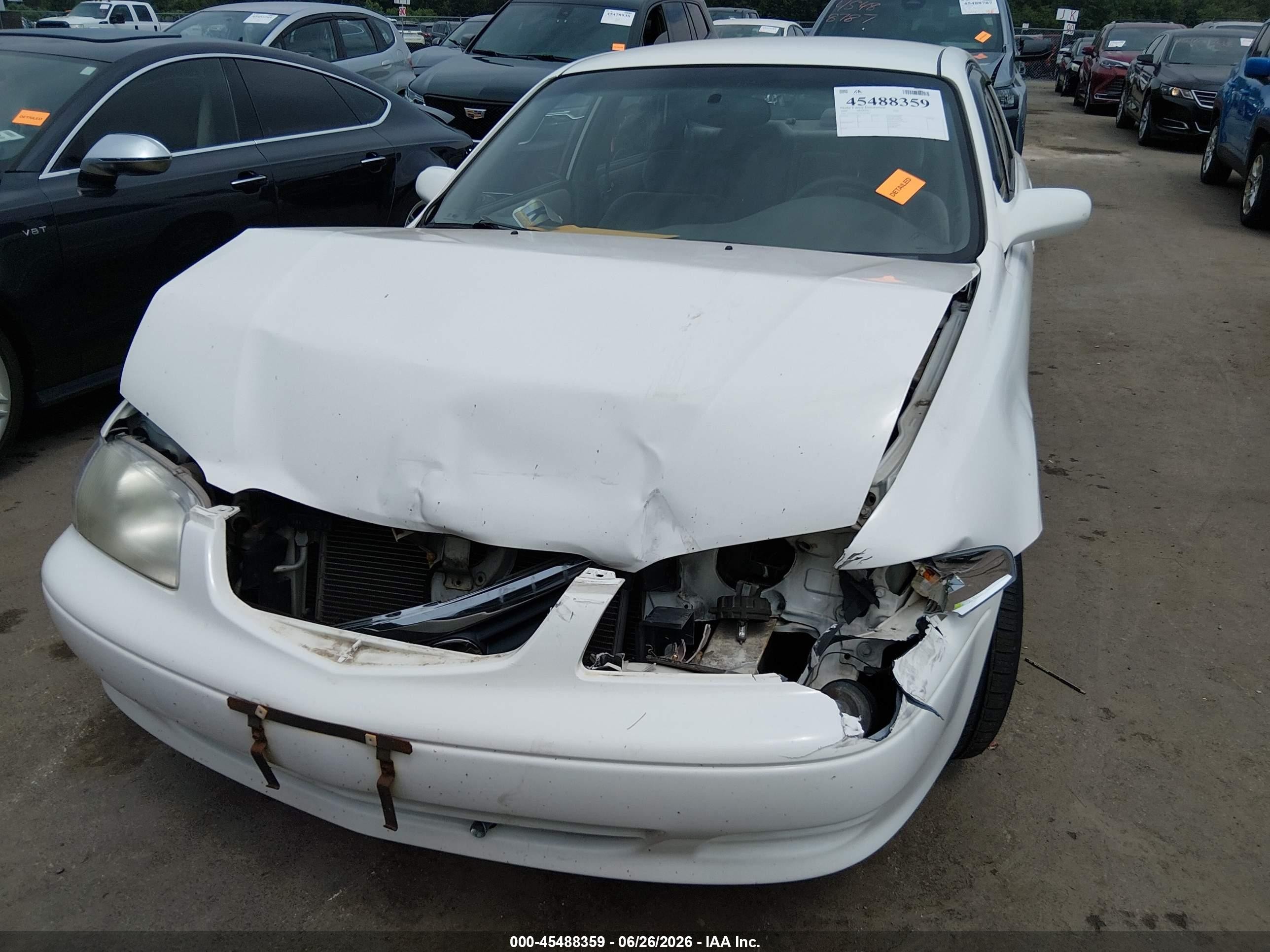 2000 Mazda 626 Es/lx White vin: 1YVGF22C2Y5131861