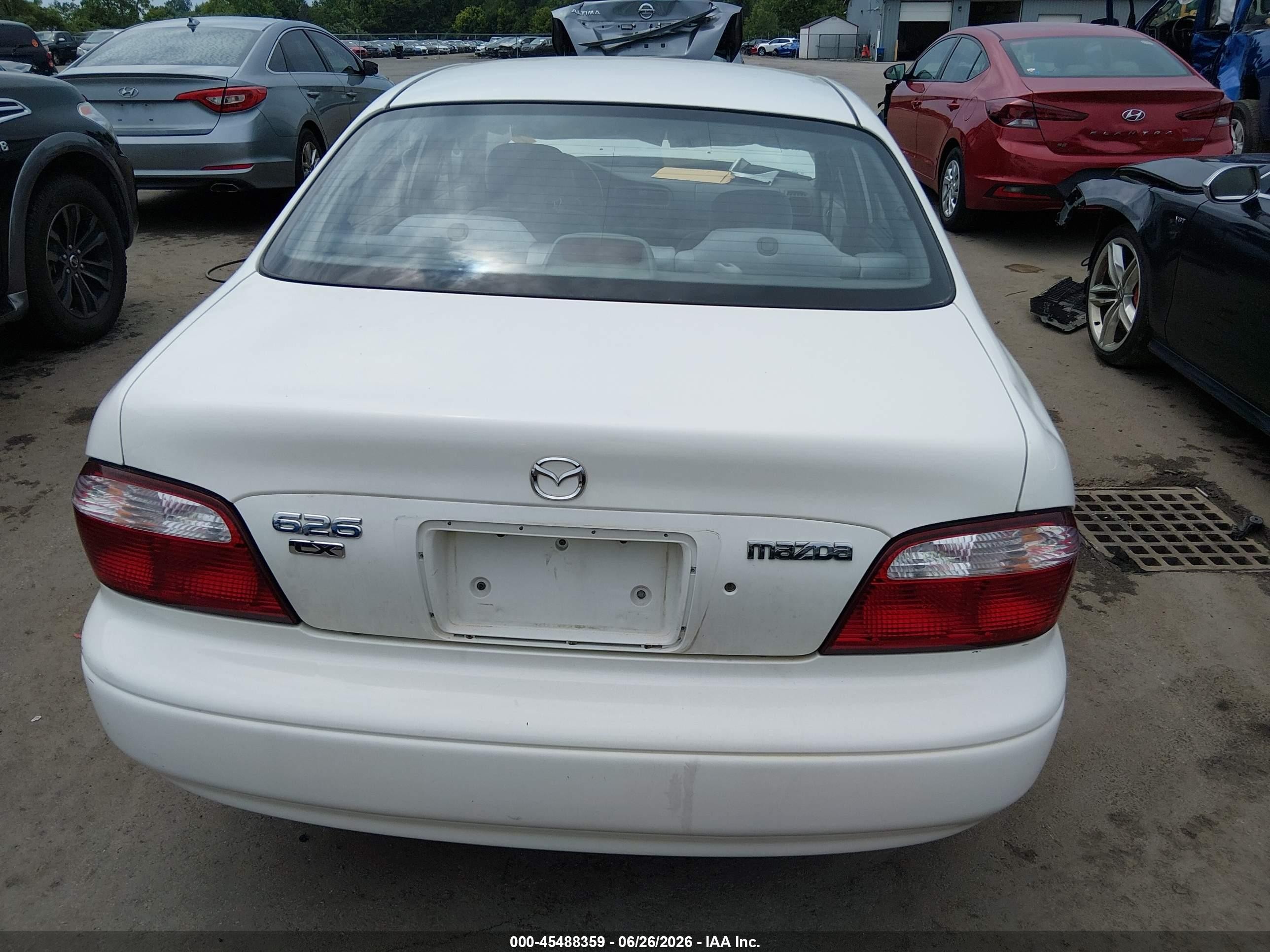 2000 Mazda 626 Es/lx White vin: 1YVGF22C2Y5131861