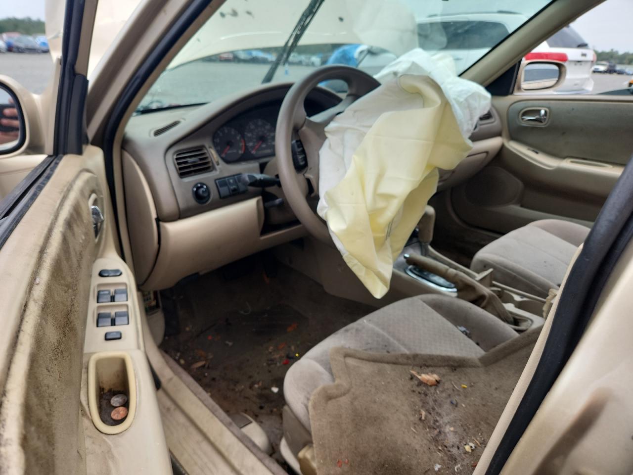 2001 Mazd 626 Es Aut Beige vin: 1YVGF22C415219011