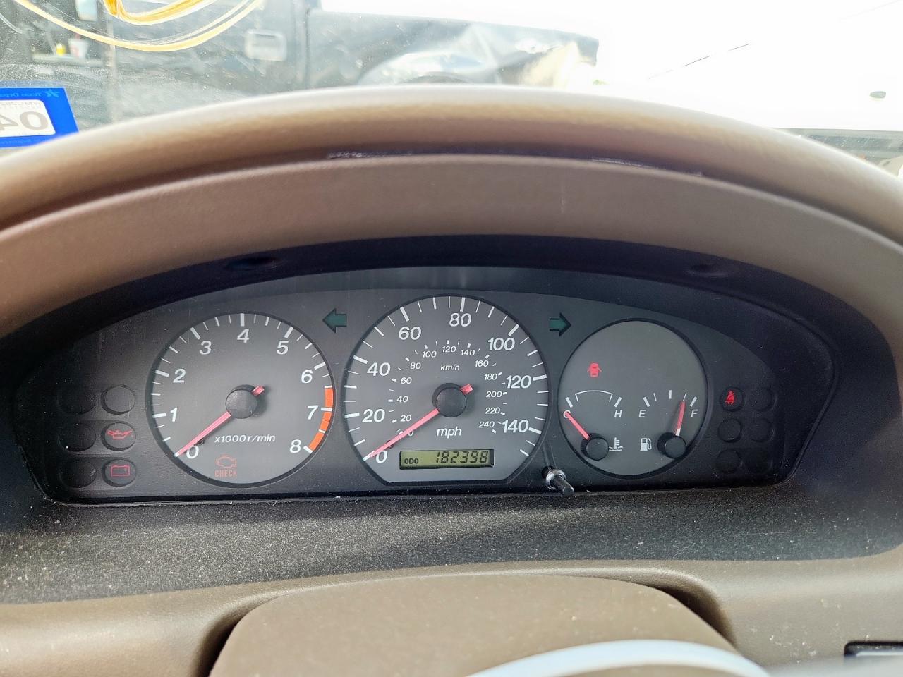2001 Mazda 626 Es Beige vin: 1YVGF22C515252146