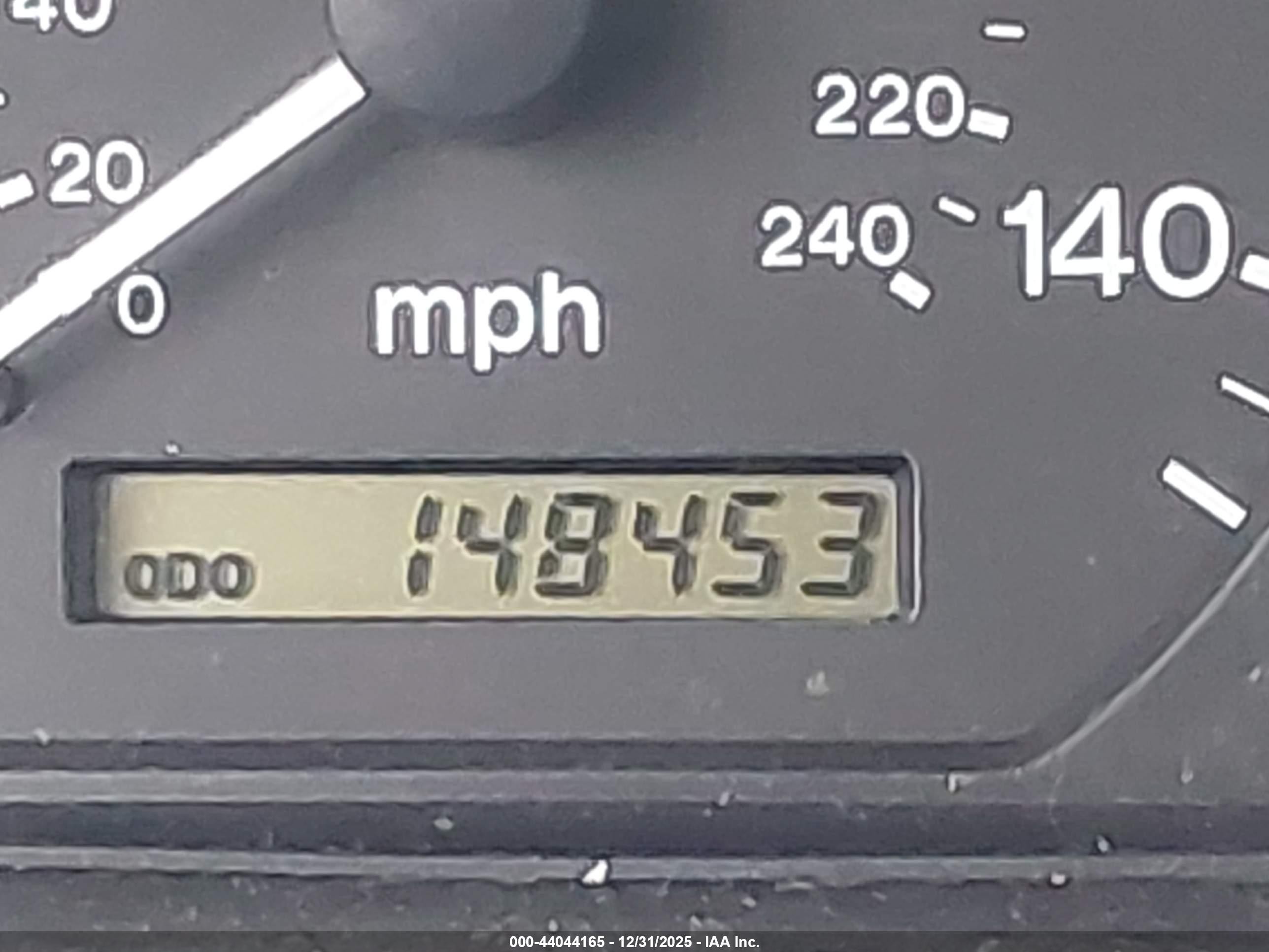 1998 Mazda 626 Dx/lx White vin: 1YVGF22C5W5778929