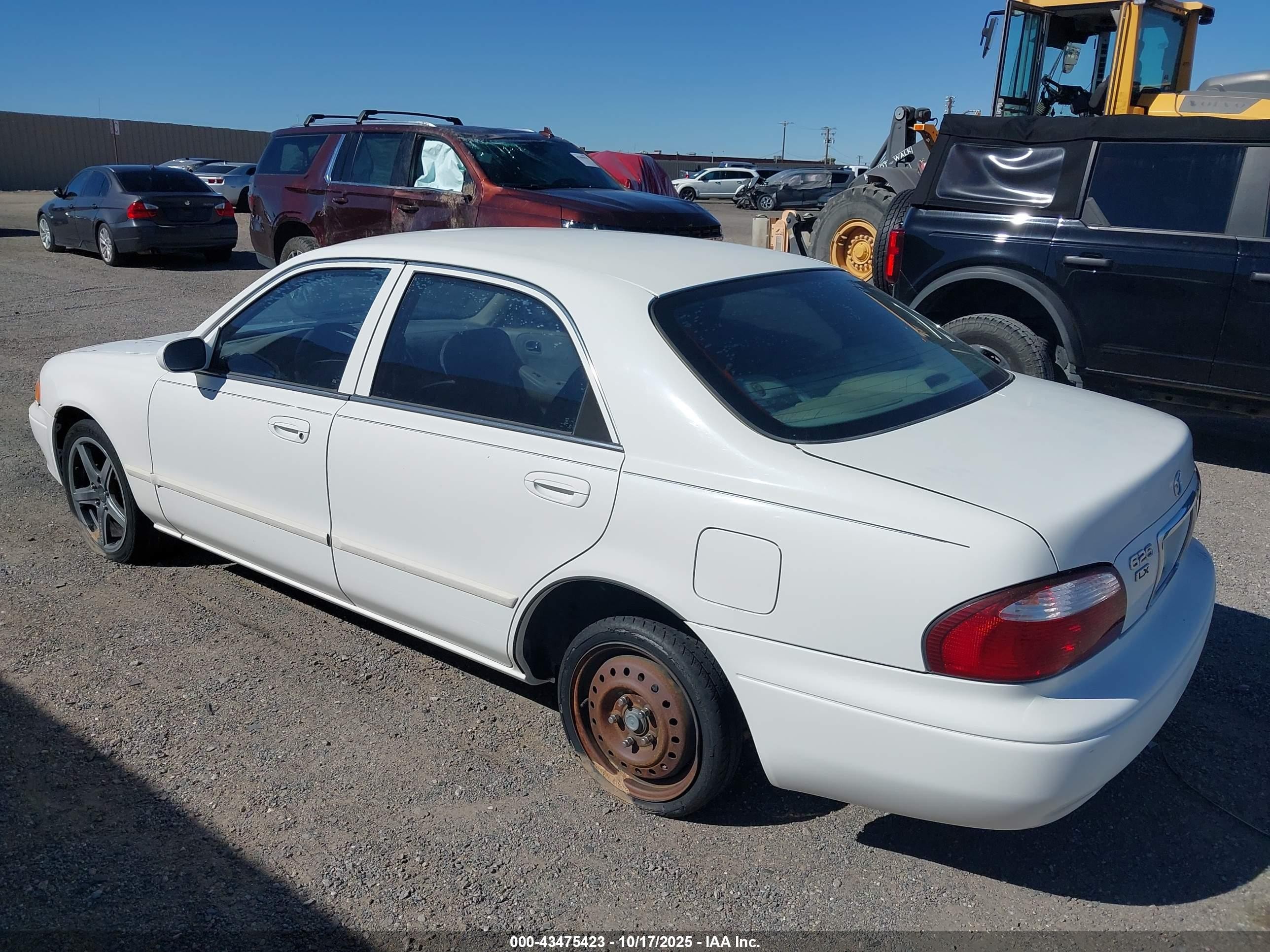 2001 Mazda 626 Es/lx White vin: 1YVGF22C615210665