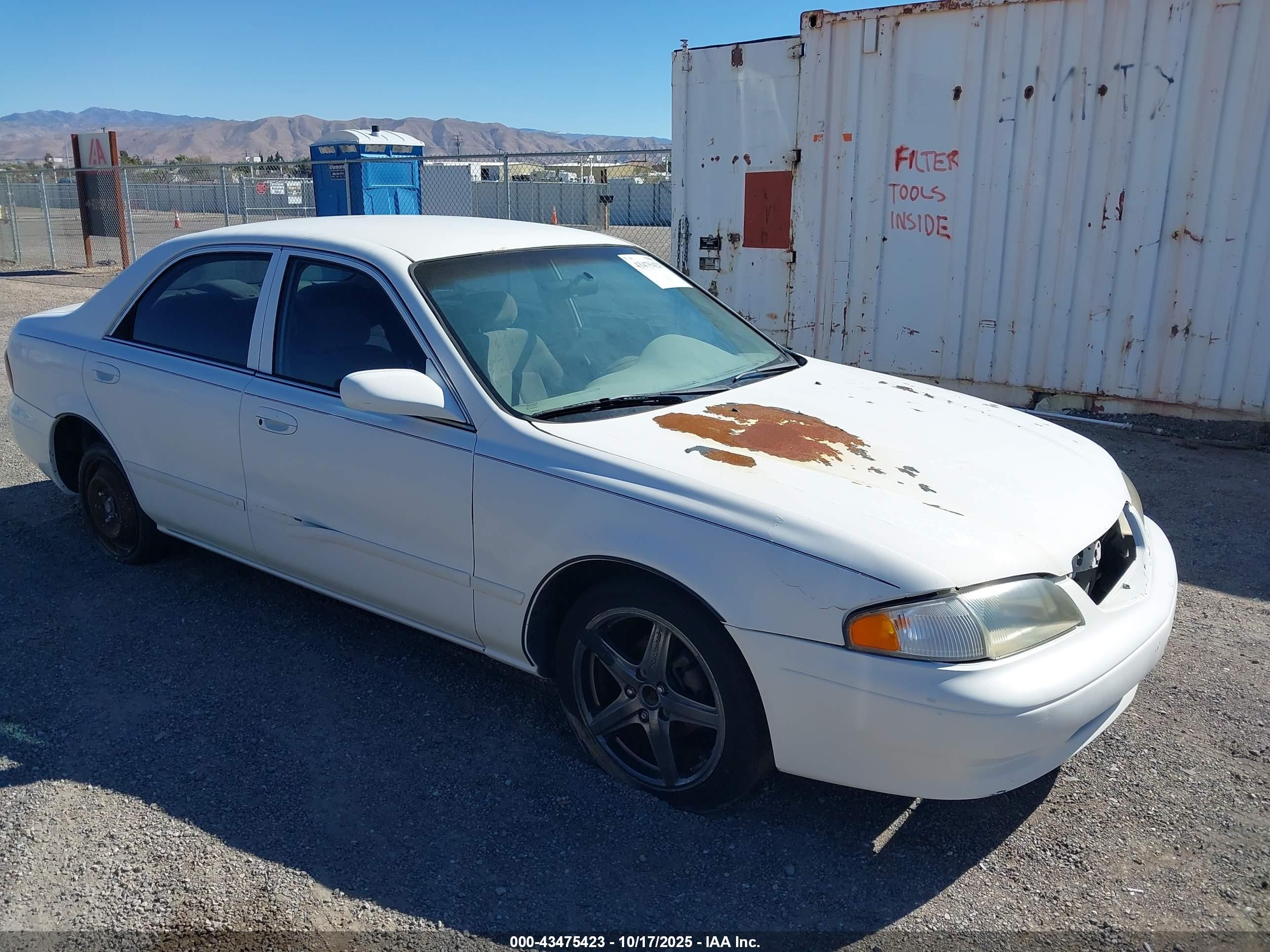 2001 Mazda 626 Es/lx White vin: 1YVGF22C615210665