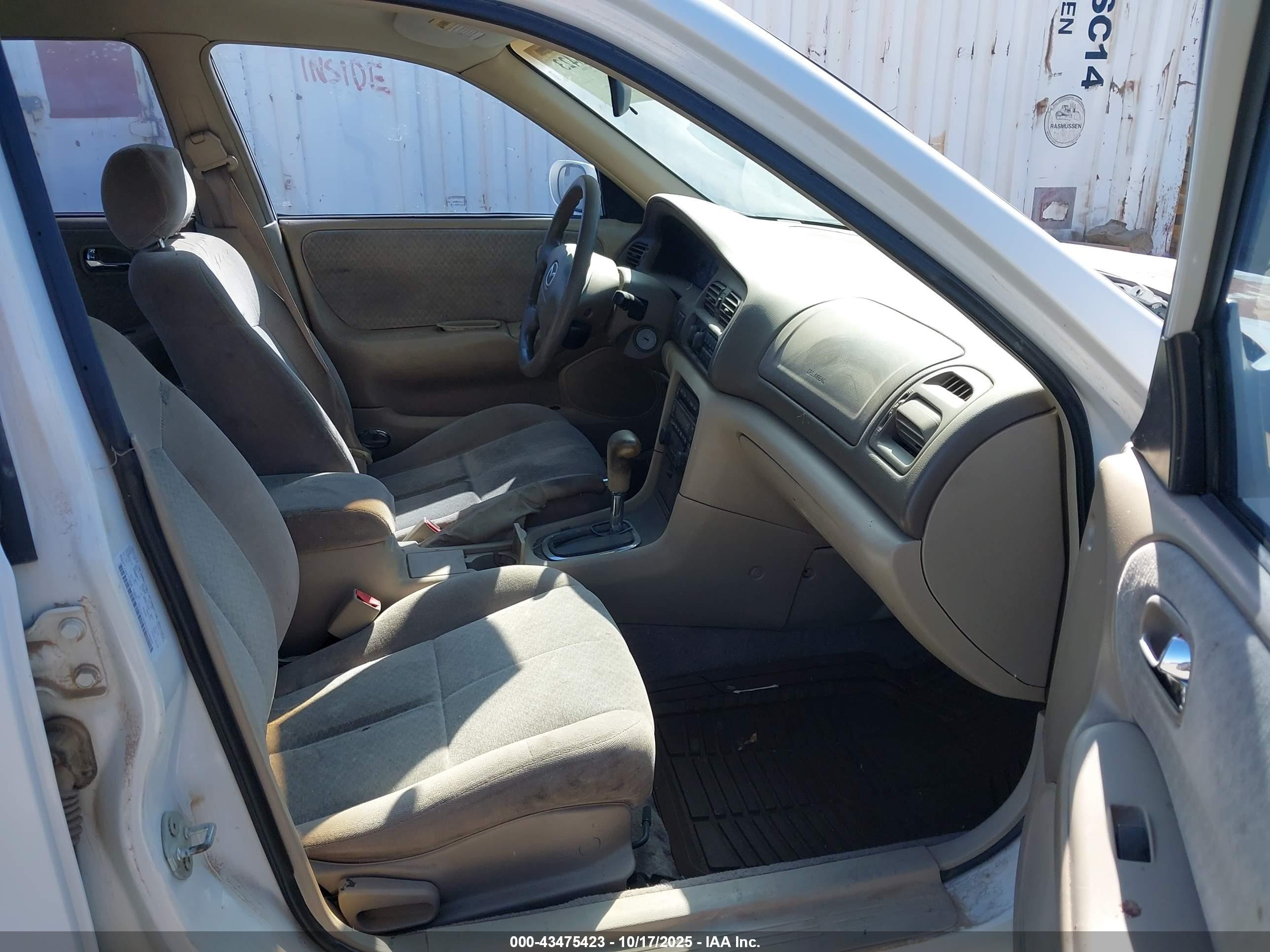 2001 Mazda 626 Es/lx White vin: 1YVGF22C615210665