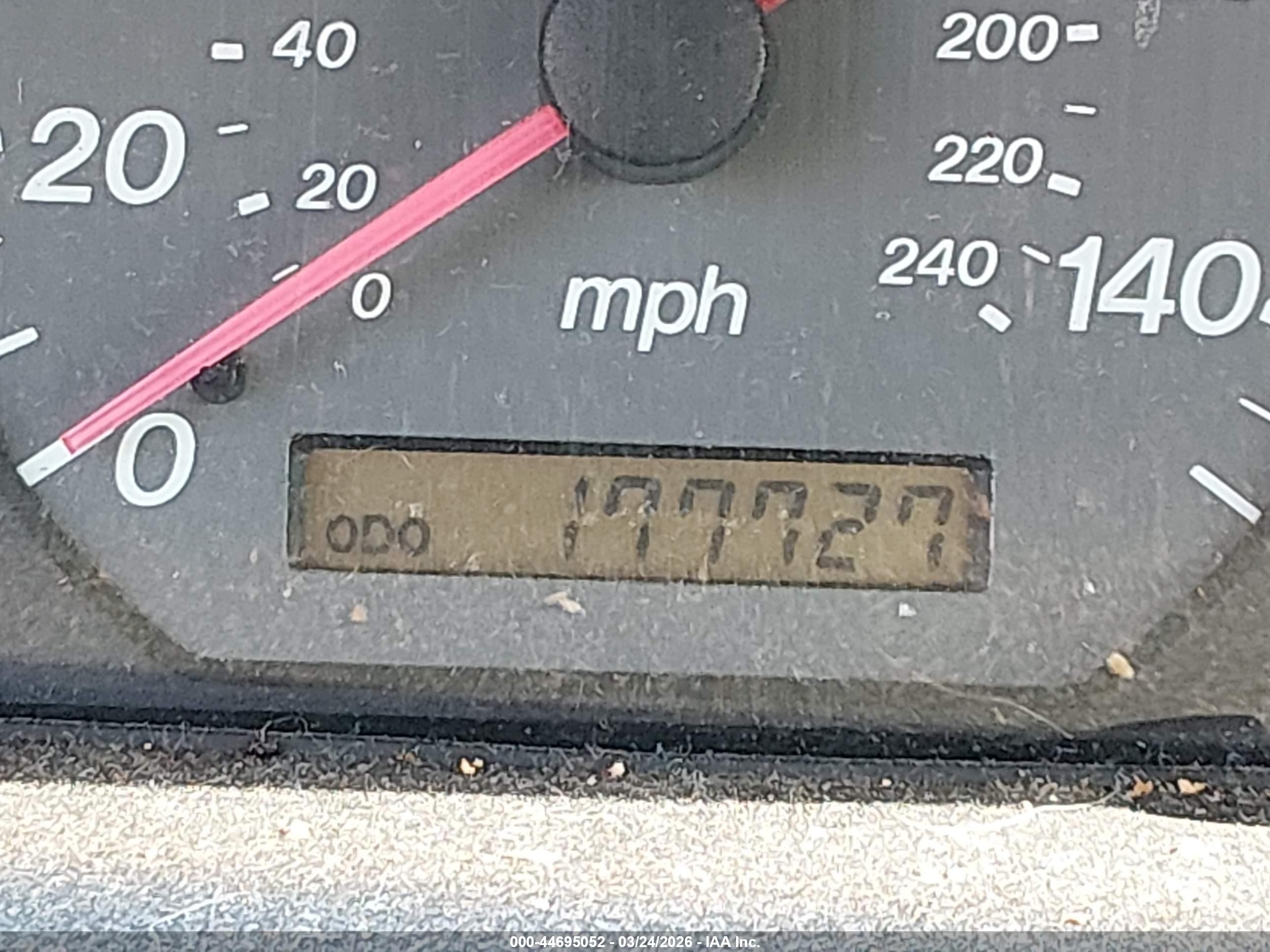 2001 Mazda 626 Es/lx Maroon vin: 1YVGF22C715220847