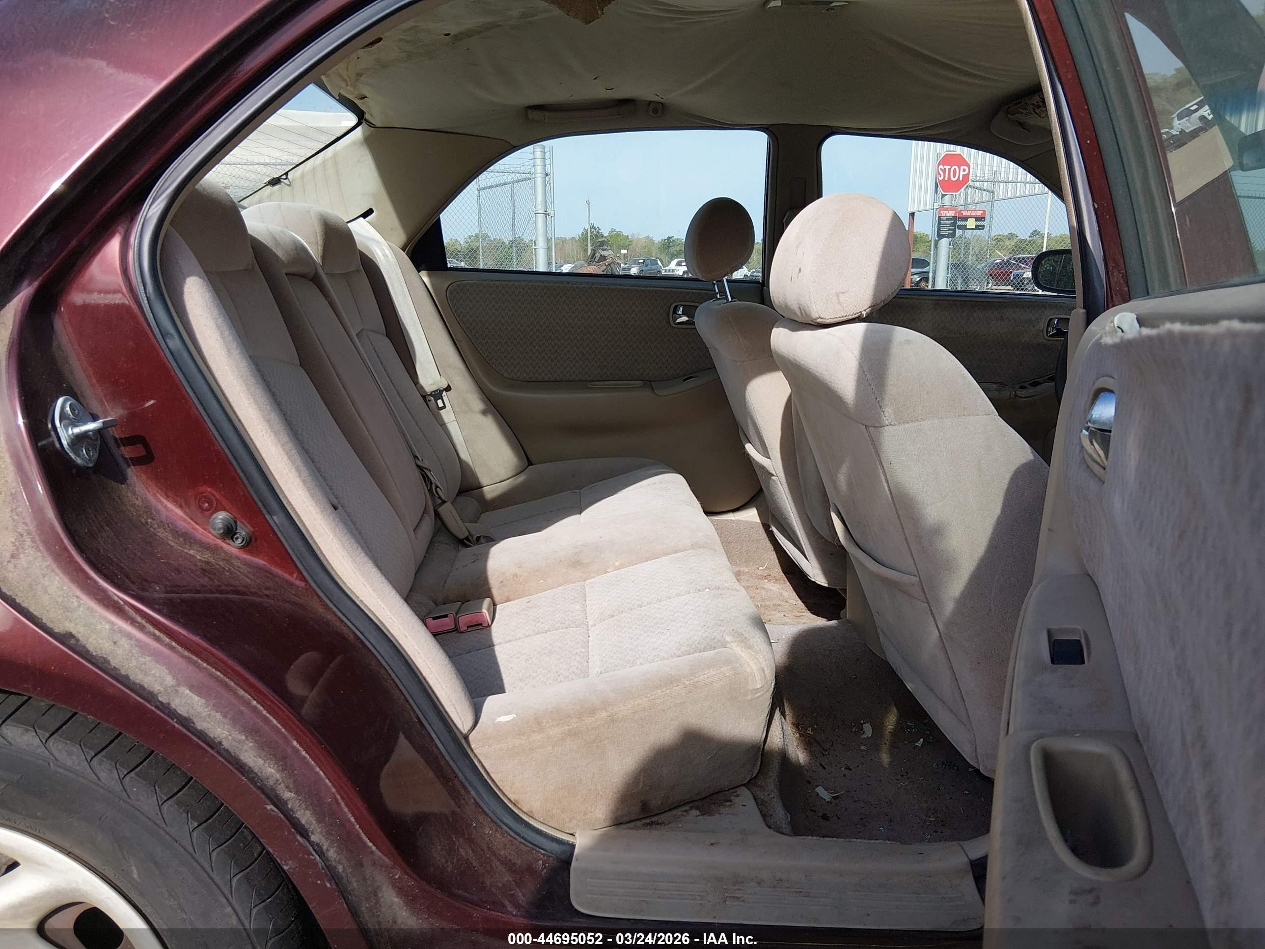 2001 Mazda 626 Es/lx Maroon vin: 1YVGF22C715220847