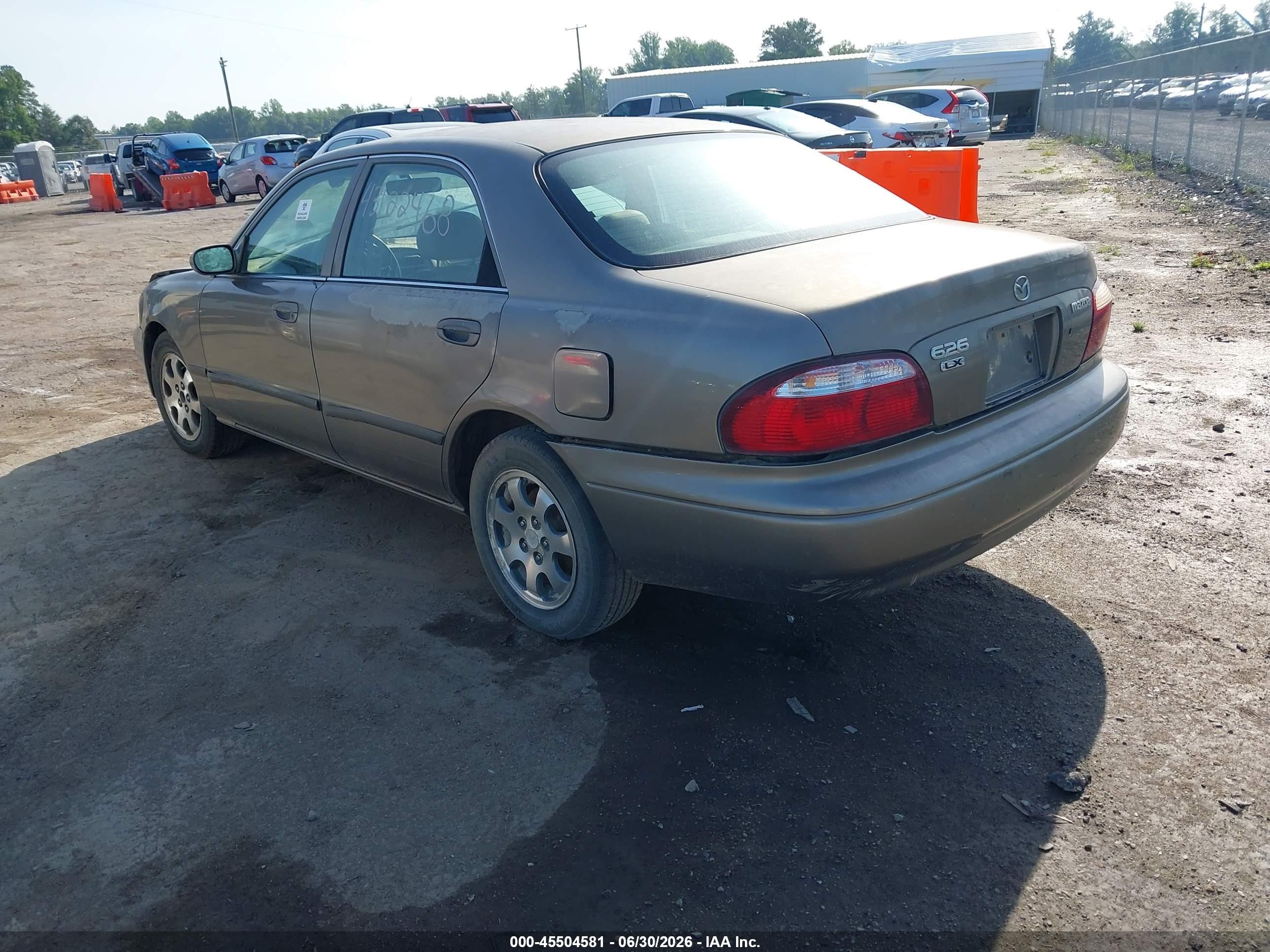 2001 Mazda 626 Es/lx Gold vin: 1YVGF22C715243187