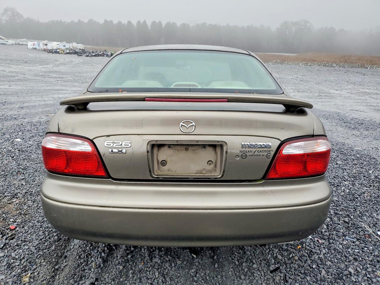 2001 Mazda 626 Es Tan vin: 1YVGF22C815237138
