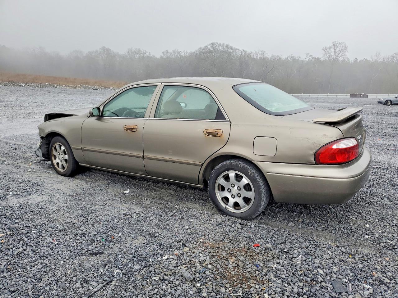 2001 Mazda 626 Es Tan vin: 1YVGF22C815237138