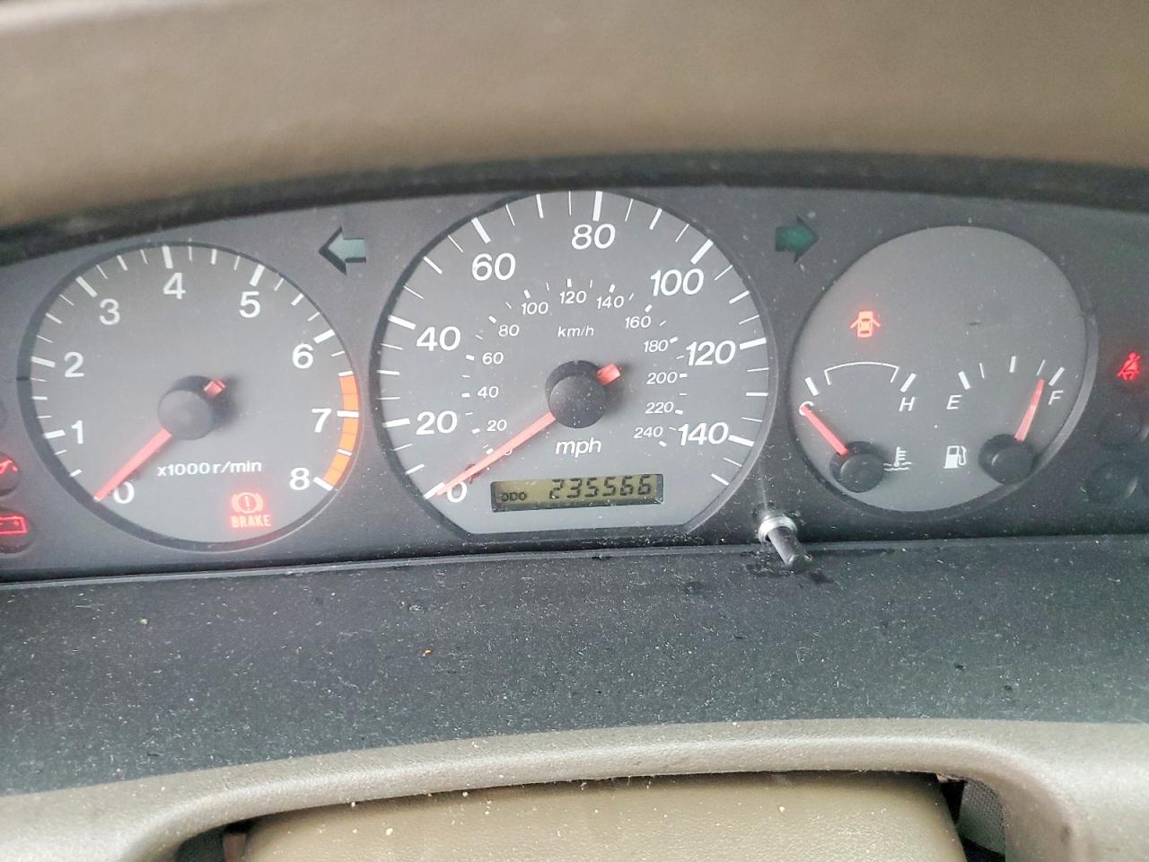 2001 Mazda 626 Es Tan vin: 1YVGF22C815237138