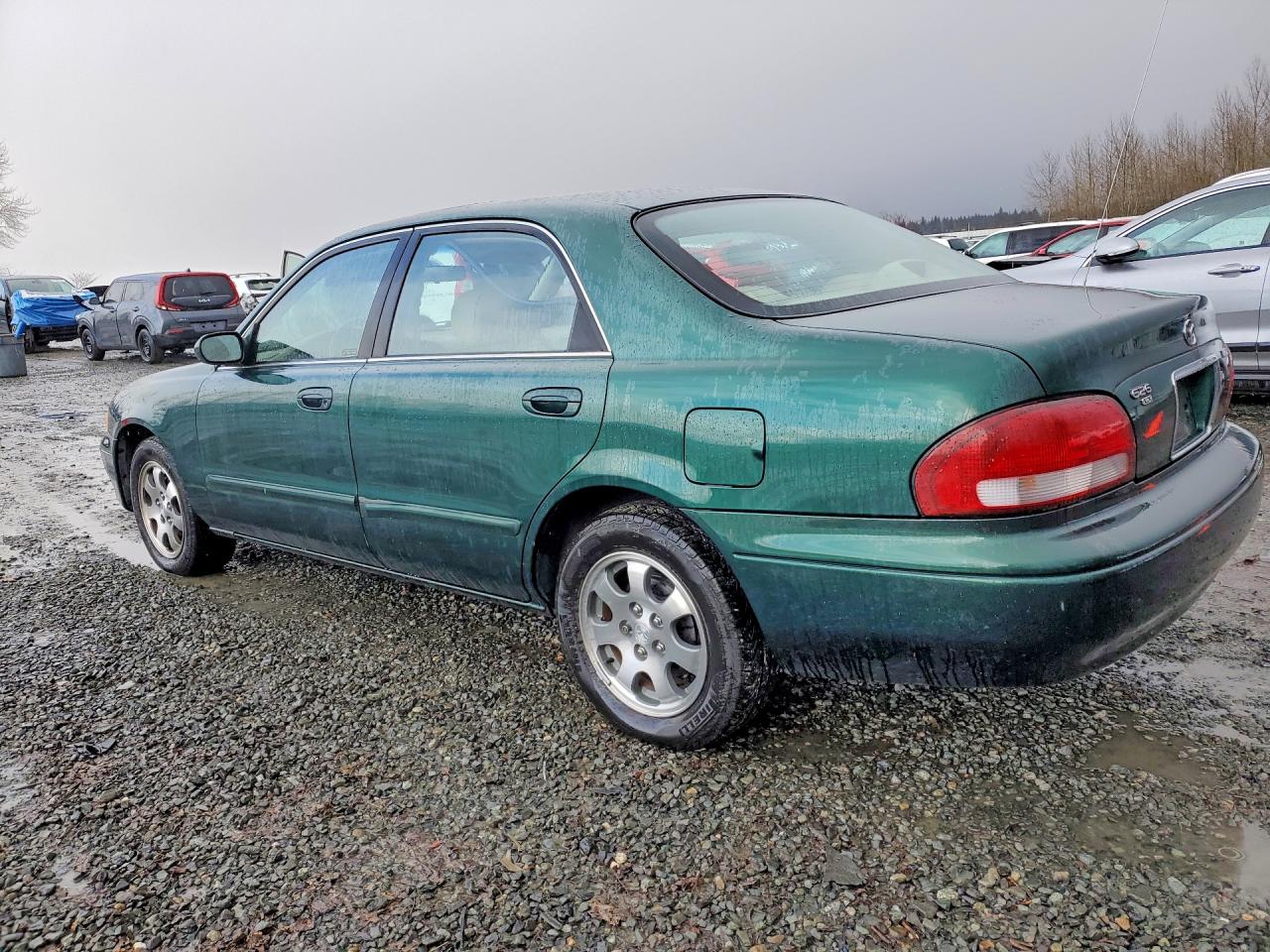 1998 Mazda 626 Dx Green vin: 1YVGF22C8W5752888