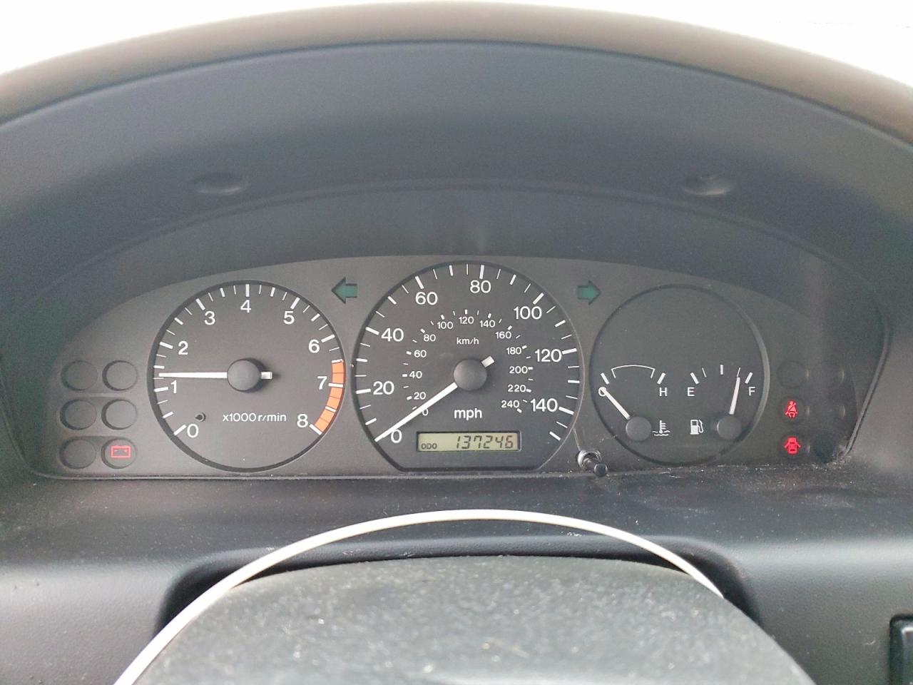 1998 Mazda 626 Dx Green vin: 1YVGF22C8W5752888