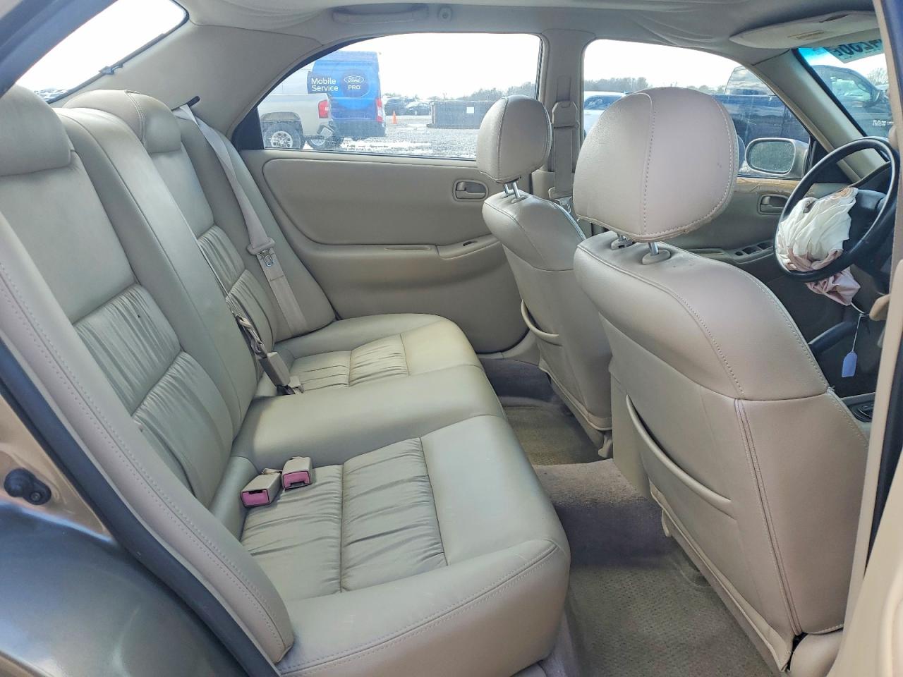 1998 Mazda 626 Dx Tan vin: 1YVGF22C8W5773403