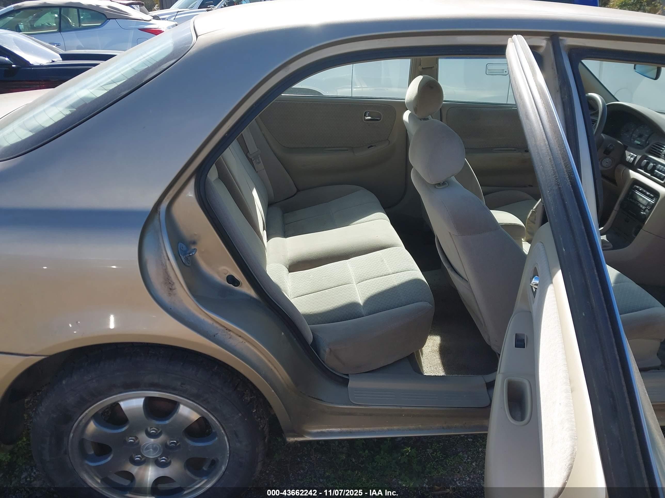 2001 Mazda 626 Es/lx Beige vin: 1YVGF22C915202639