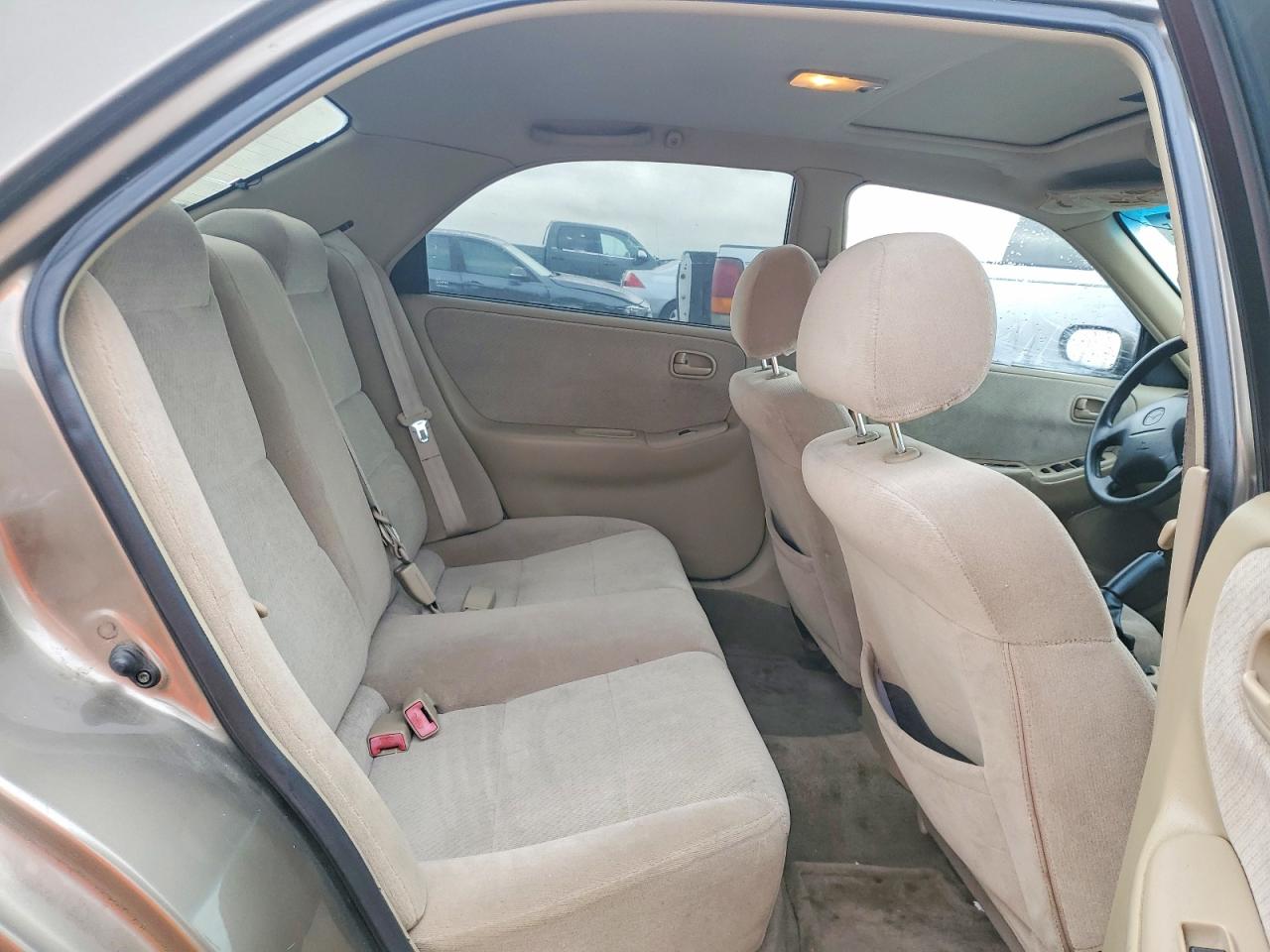 1999 Mazda 626 Es Tan vin: 1YVGF22C9X5880008