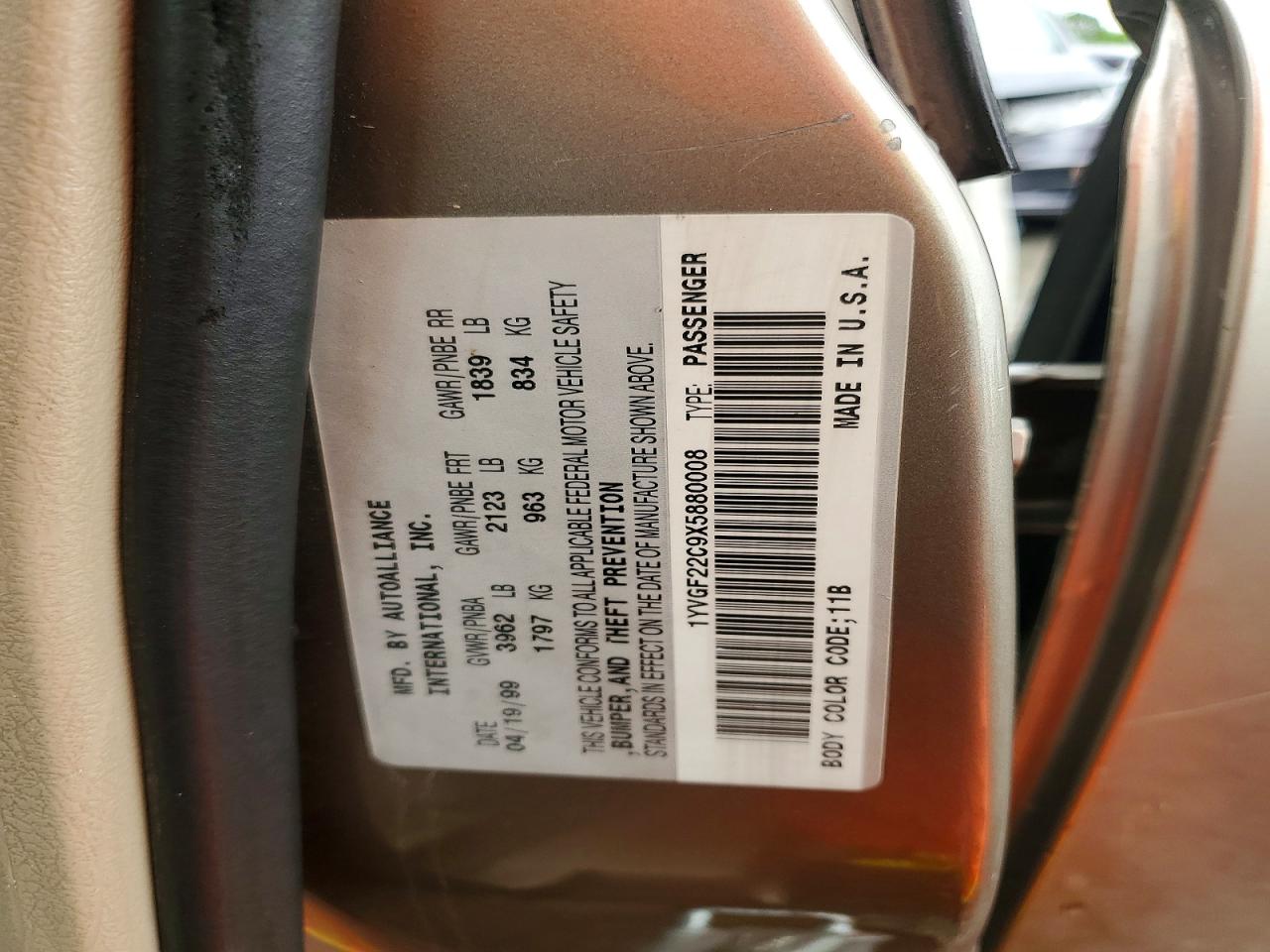 1999 Mazda 626 Es Tan vin: 1YVGF22C9X5880008