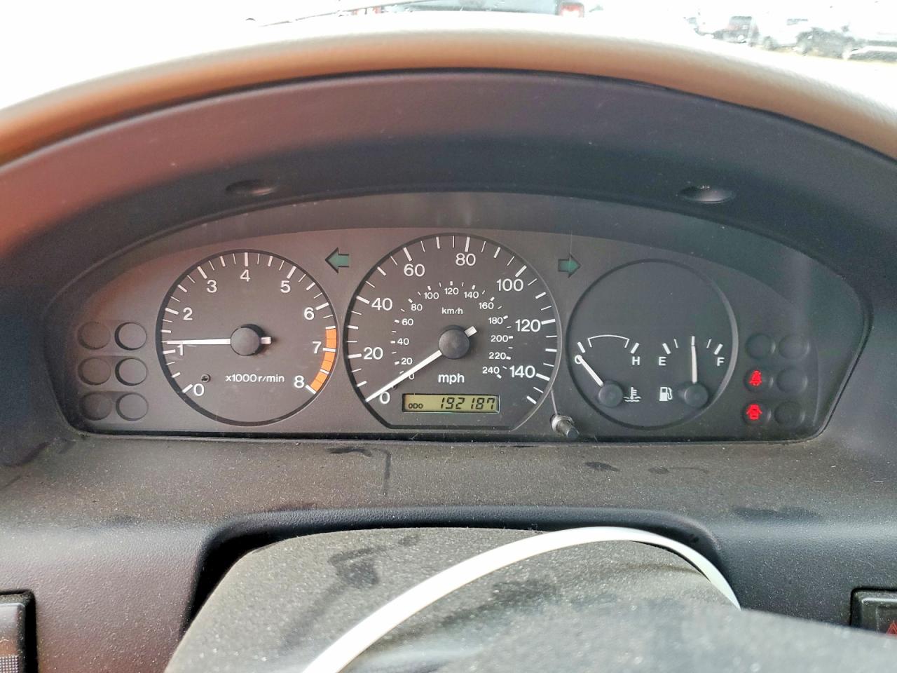 1999 Mazda 626 Es Tan vin: 1YVGF22C9X5880008