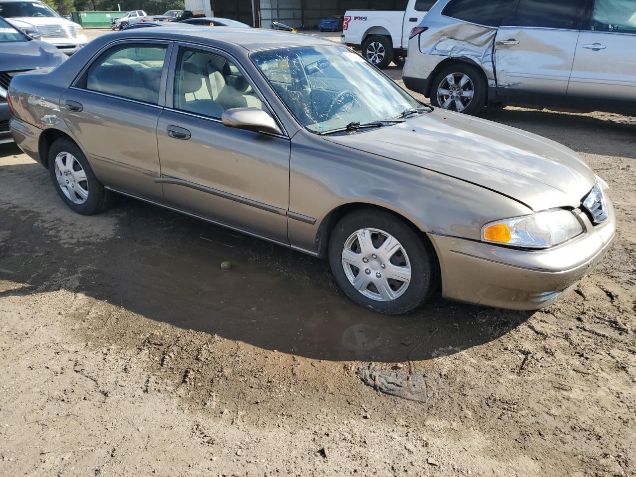 2001 Mazda 626 Es Tan vin: 1YVGF22CX15216386