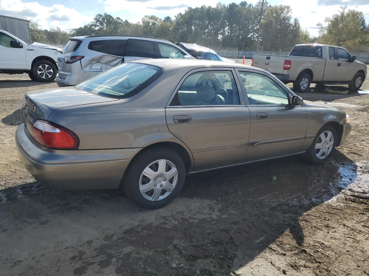 2001 Mazda 626 Es Tan vin: 1YVGF22CX15216386