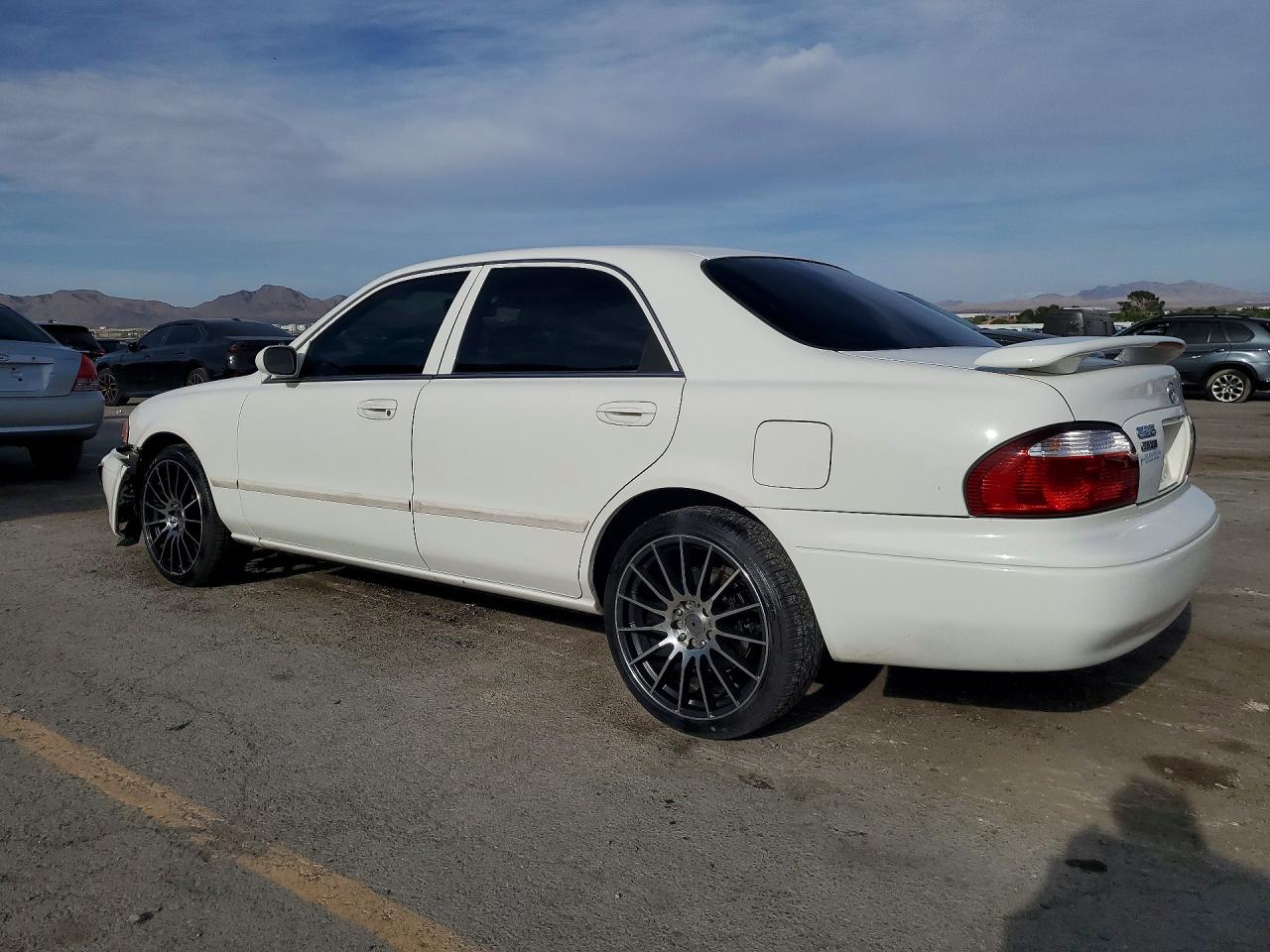 2001 Mazda 626 Es White vin: 1YVGF22D115204572