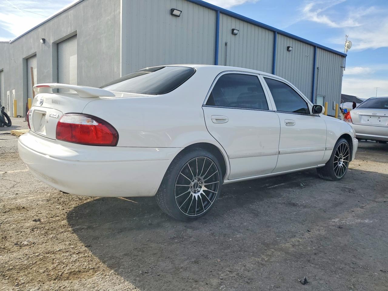 2001 Mazda 626 Es White vin: 1YVGF22D115204572