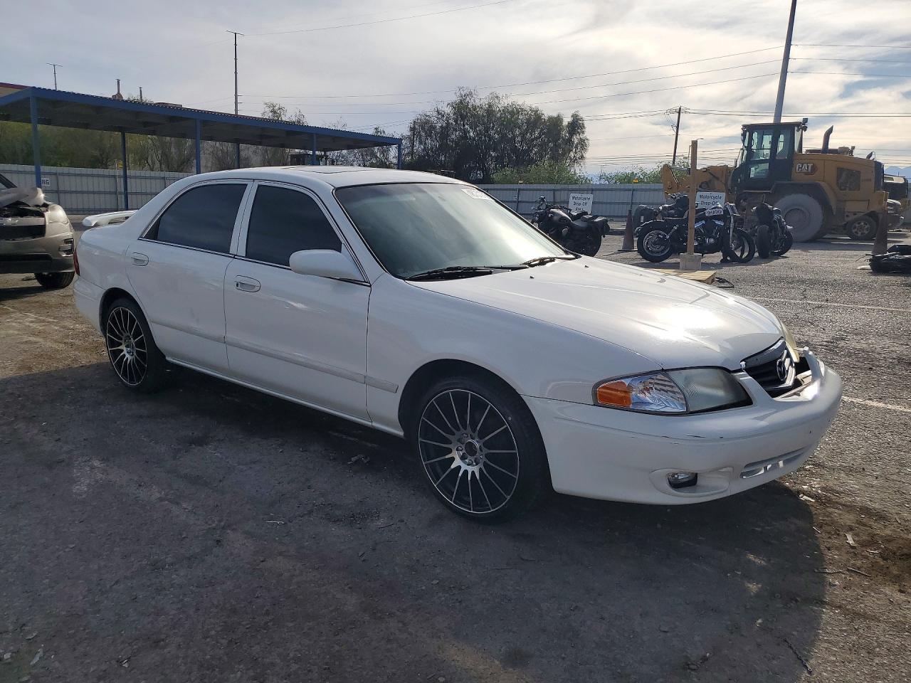 2001 Mazda 626 Es White vin: 1YVGF22D115204572