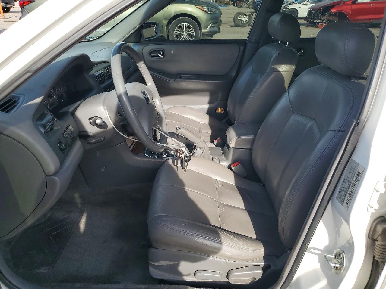 2001 Mazda 626 Es White vin: 1YVGF22D115204572