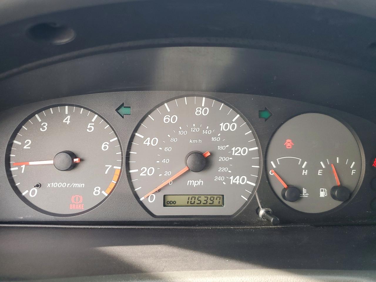 2001 Mazda 626 Es White vin: 1YVGF22D115204572