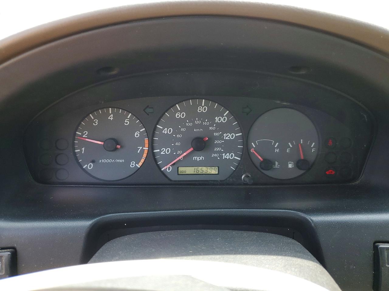 1999 Mazda 626 Es Золотой vin: 1YVGF22D3X5822551