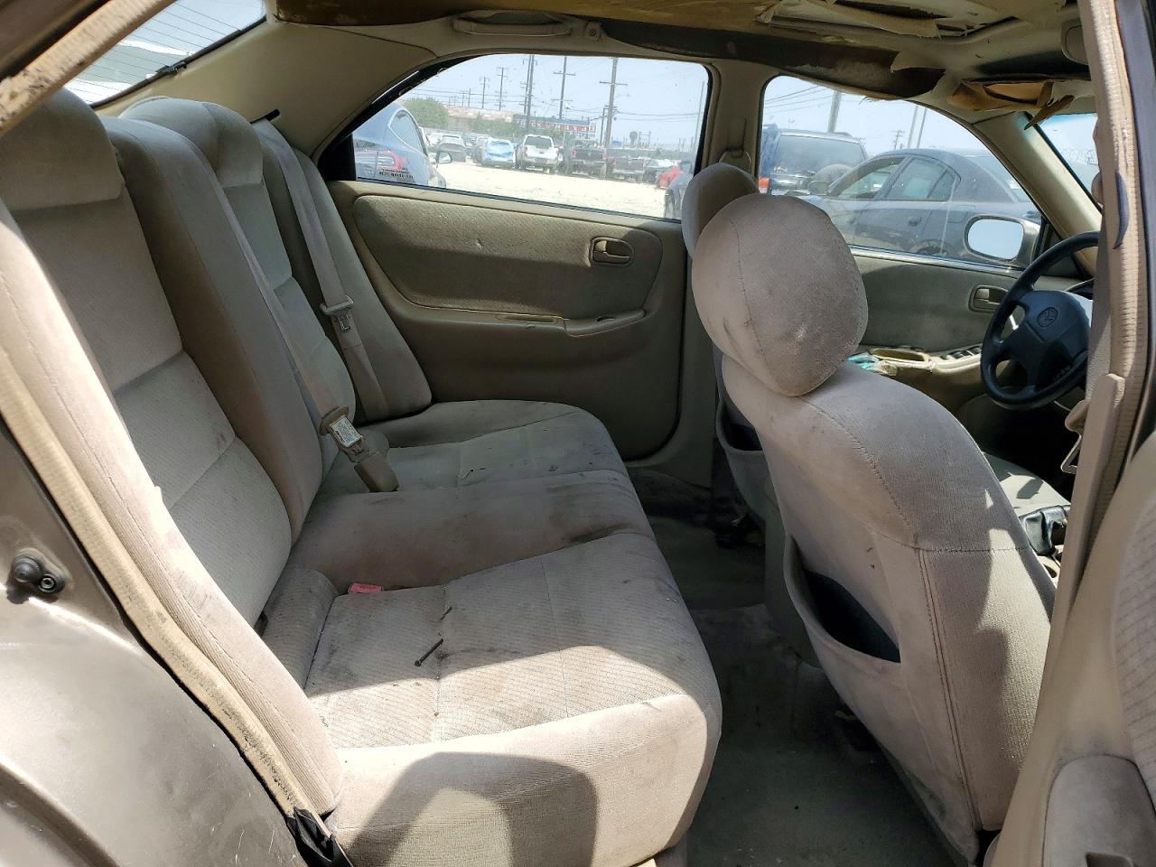 1999 Mazda 626 Es Золотой vin: 1YVGF22D3X5822551