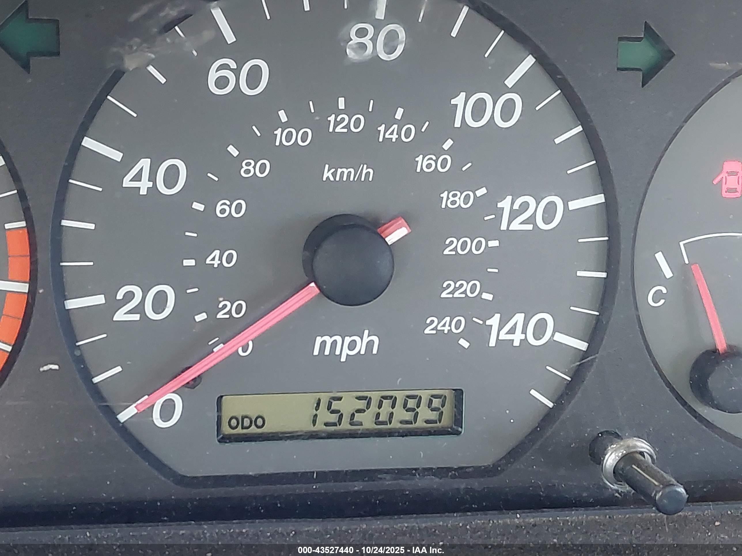 2001 Mazda 626 Es/lx Зеленый vin: 1YVGF22E815218154
