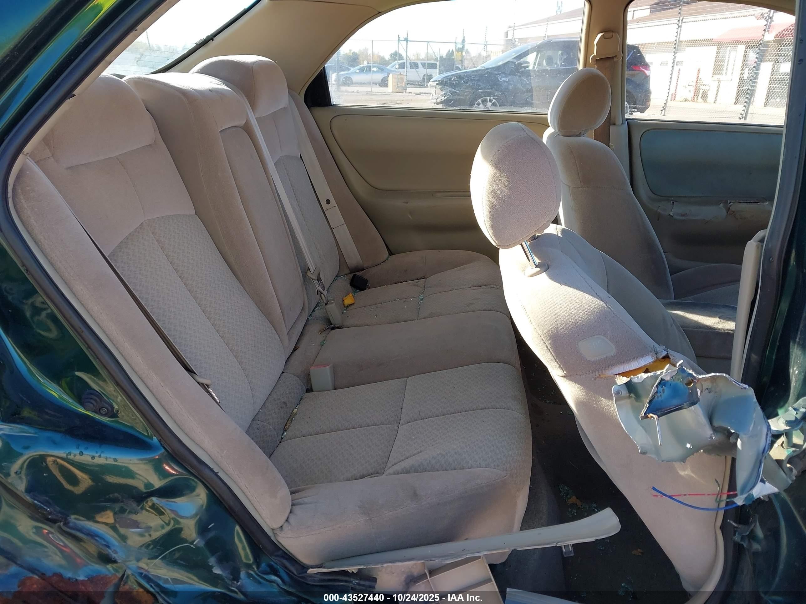 2001 Mazda 626 Es/lx Зеленый vin: 1YVGF22E815218154