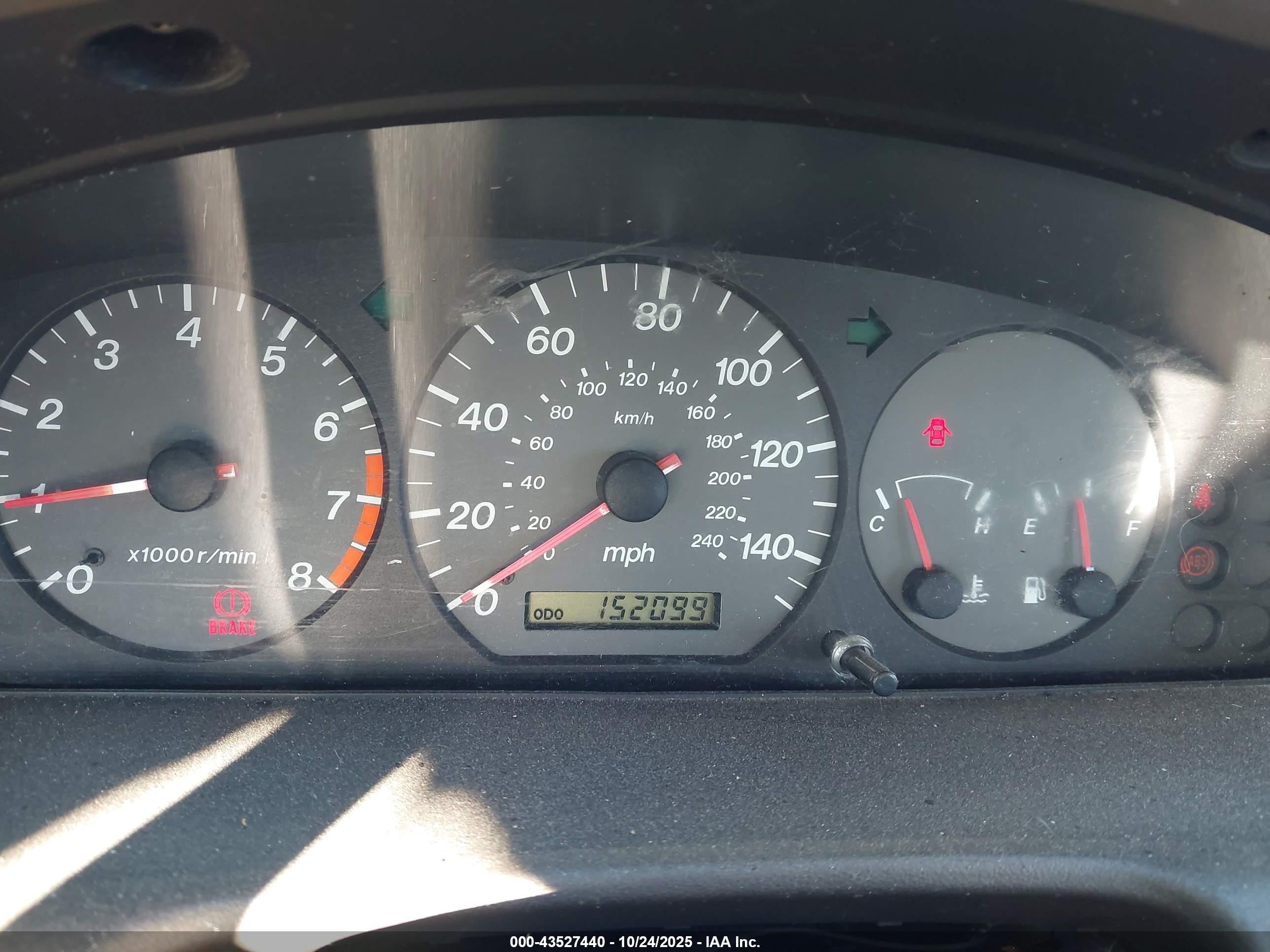 2001 Mazda 626 Es/lx Зеленый vin: 1YVGF22E815218154