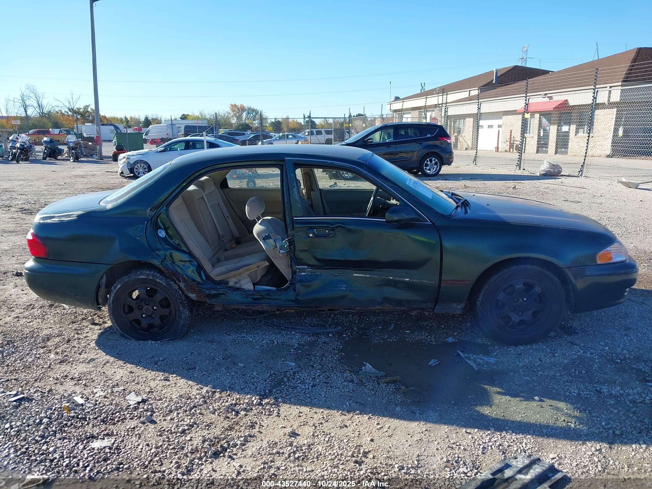 2001 Mazda 626 Es/lx Зеленый vin: 1YVGF22E815218154